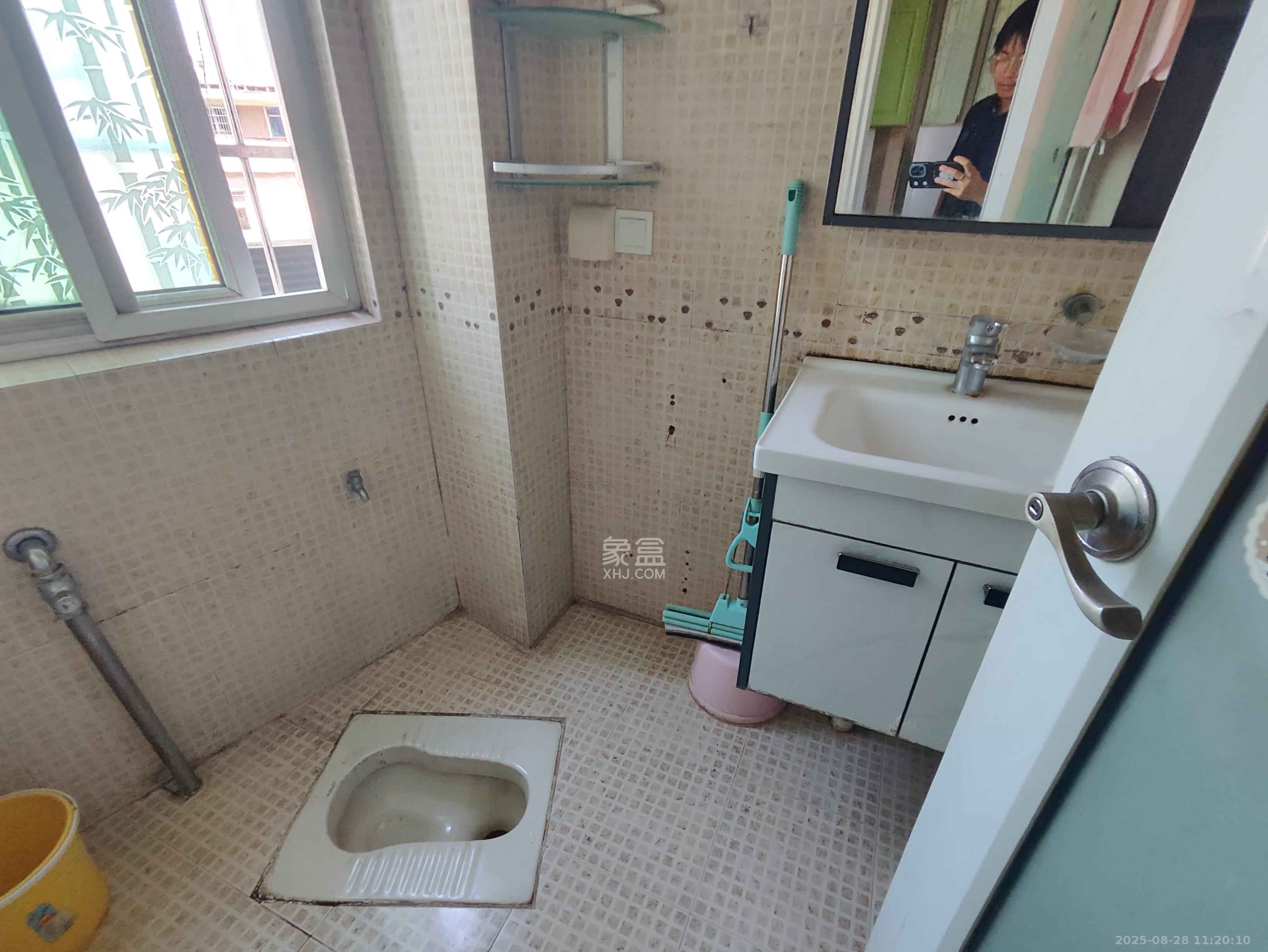 鸿景苑  1室1厅1卫   1900.00元/月室内图