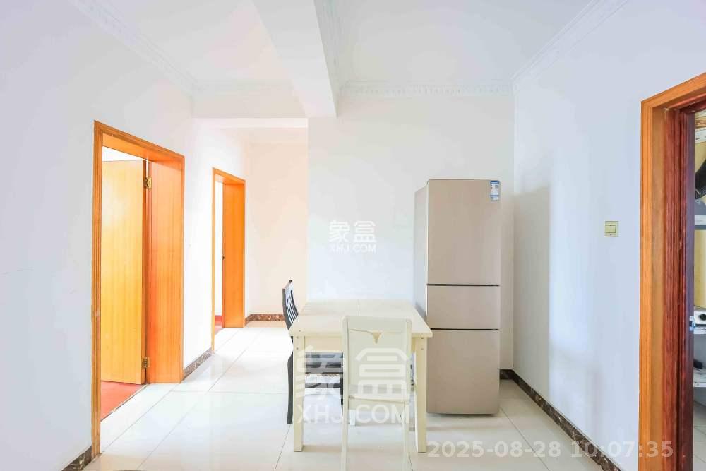 天泽大厦  3室2厅1卫    2600.0元/月 天泽大厦  3室2厅1卫    2600.0元/月室内图