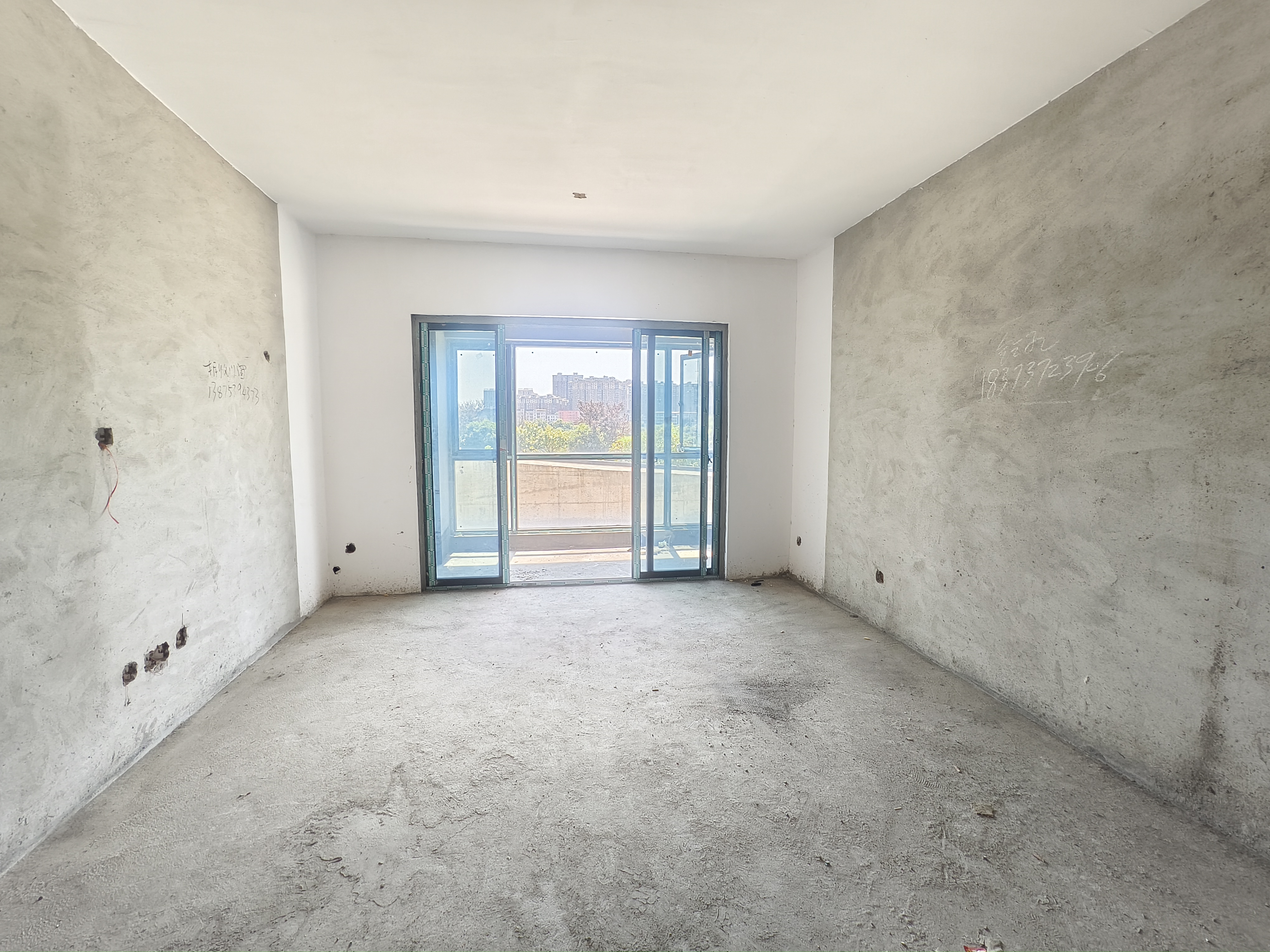 中铁银城江月 3室2厅2卫 72.8万 中铁银城江月 3室2厅2卫 72.8万客厅