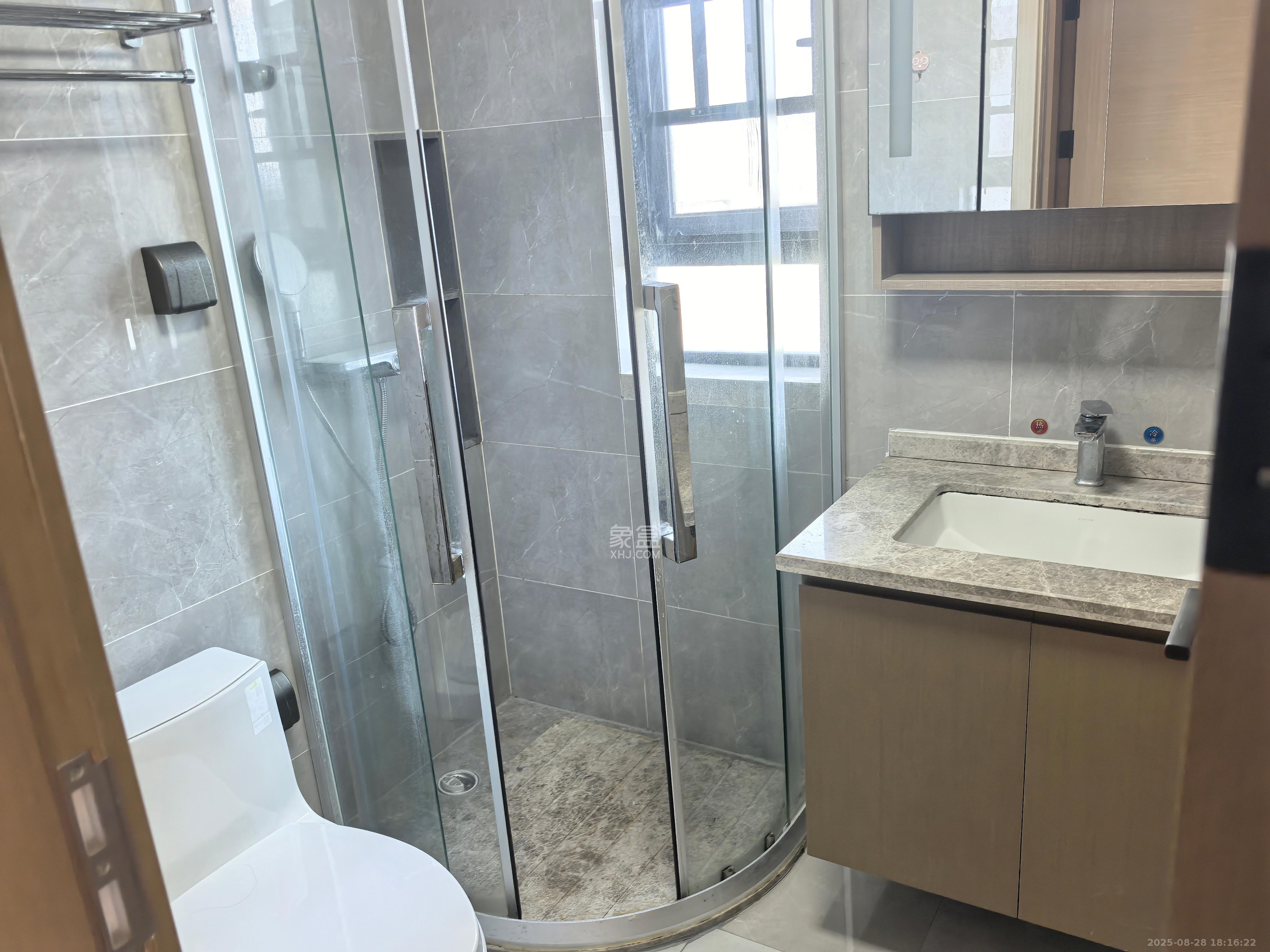 万科里金域国际  3室2厅2卫    4800.0元/月 万科里金域国际  3室2厅2卫    4800.0元/月室内图