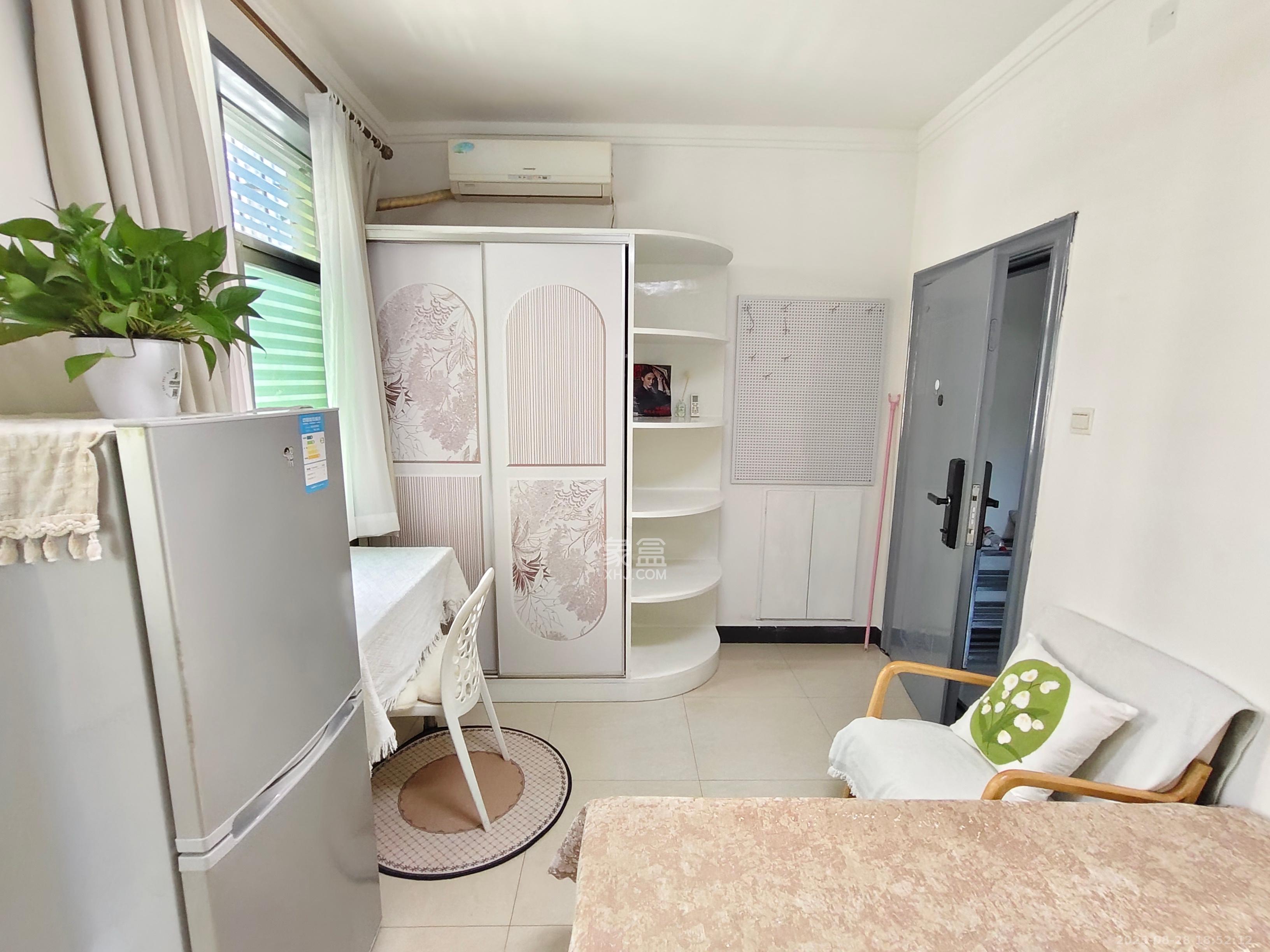 熊家湾安置小区 1室1厅1卫 1350.0元/月 熊家湾安置小区 1室1厅1卫 1350.0元/月室内图