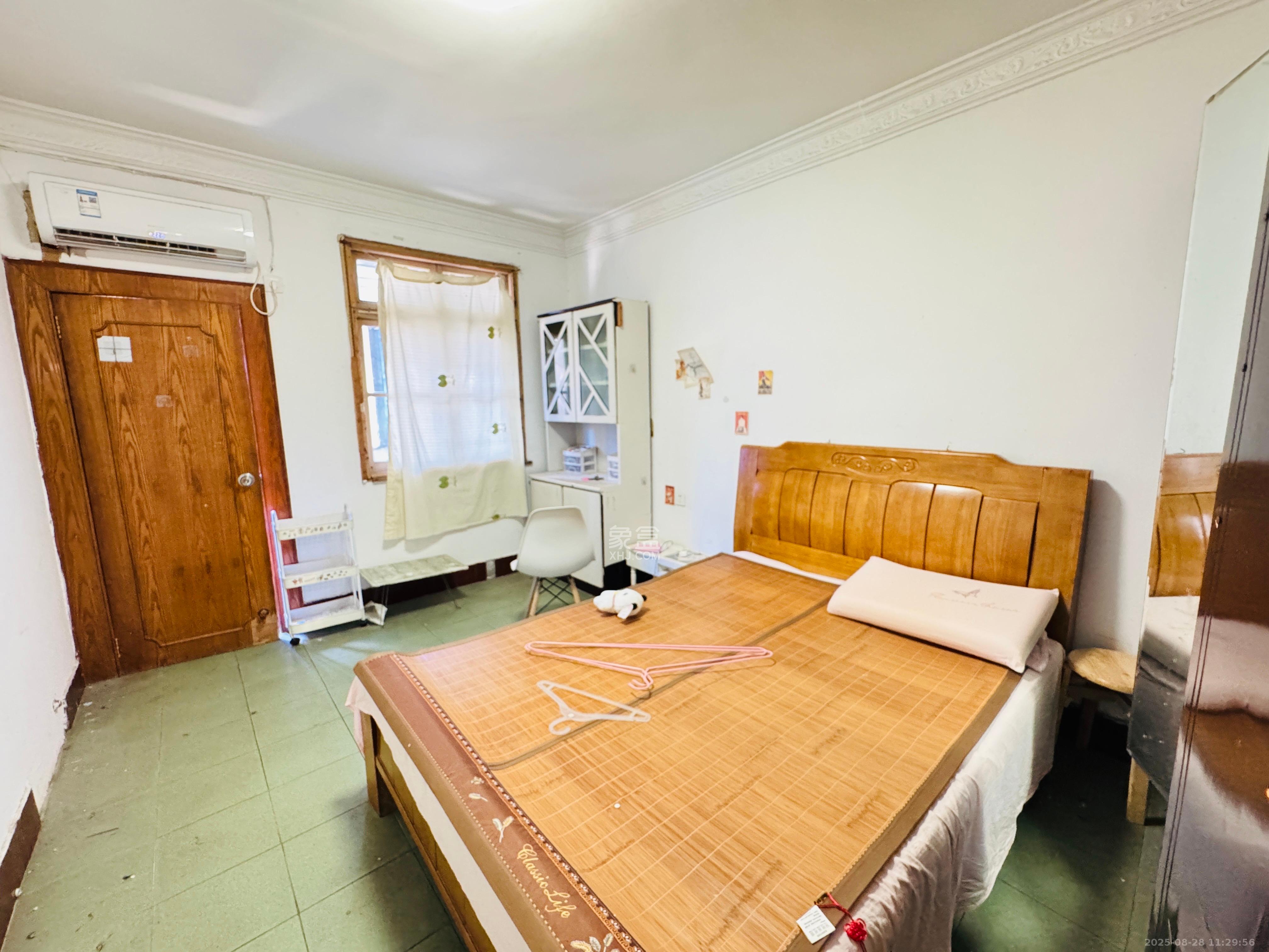 下碧湘街小区  2室1厅1卫    1300.0元/月 下碧湘街小区  2室1厅1卫    1300.0元/月室内图