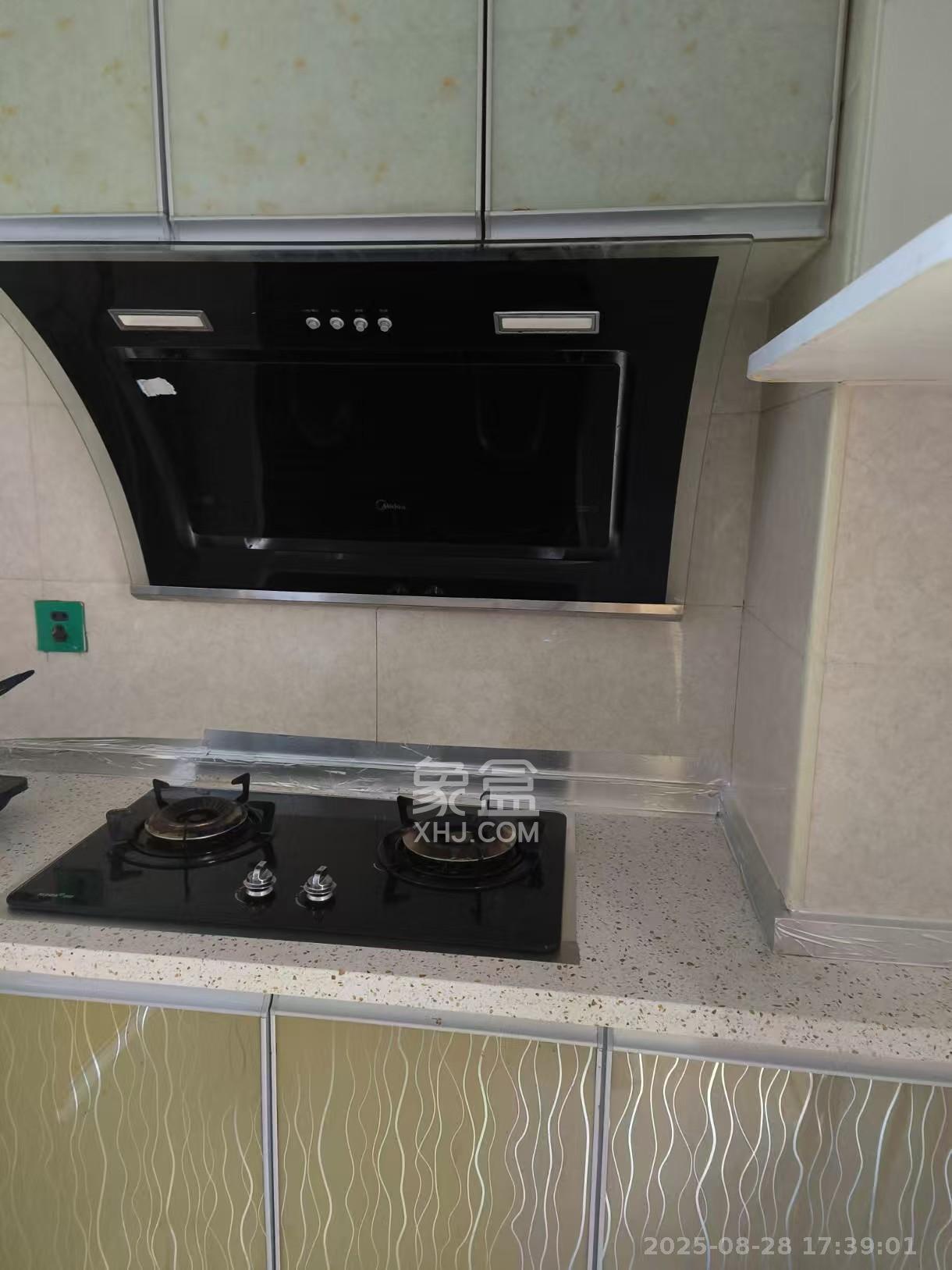 印山蓝色海岸  3室2厅1卫    1800.0元/月 印山蓝色海岸  3室2厅1卫    1800.0元/月室内图