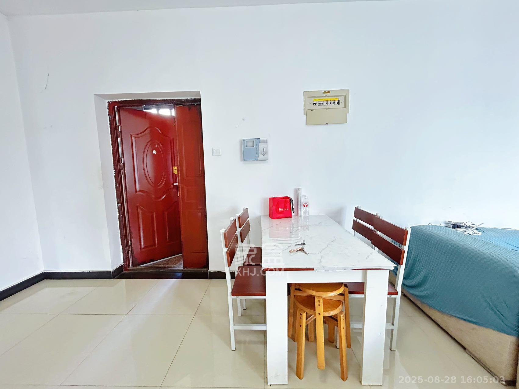 湘江世纪城融江苑  2室2厅1卫    1700.0元/月室内图