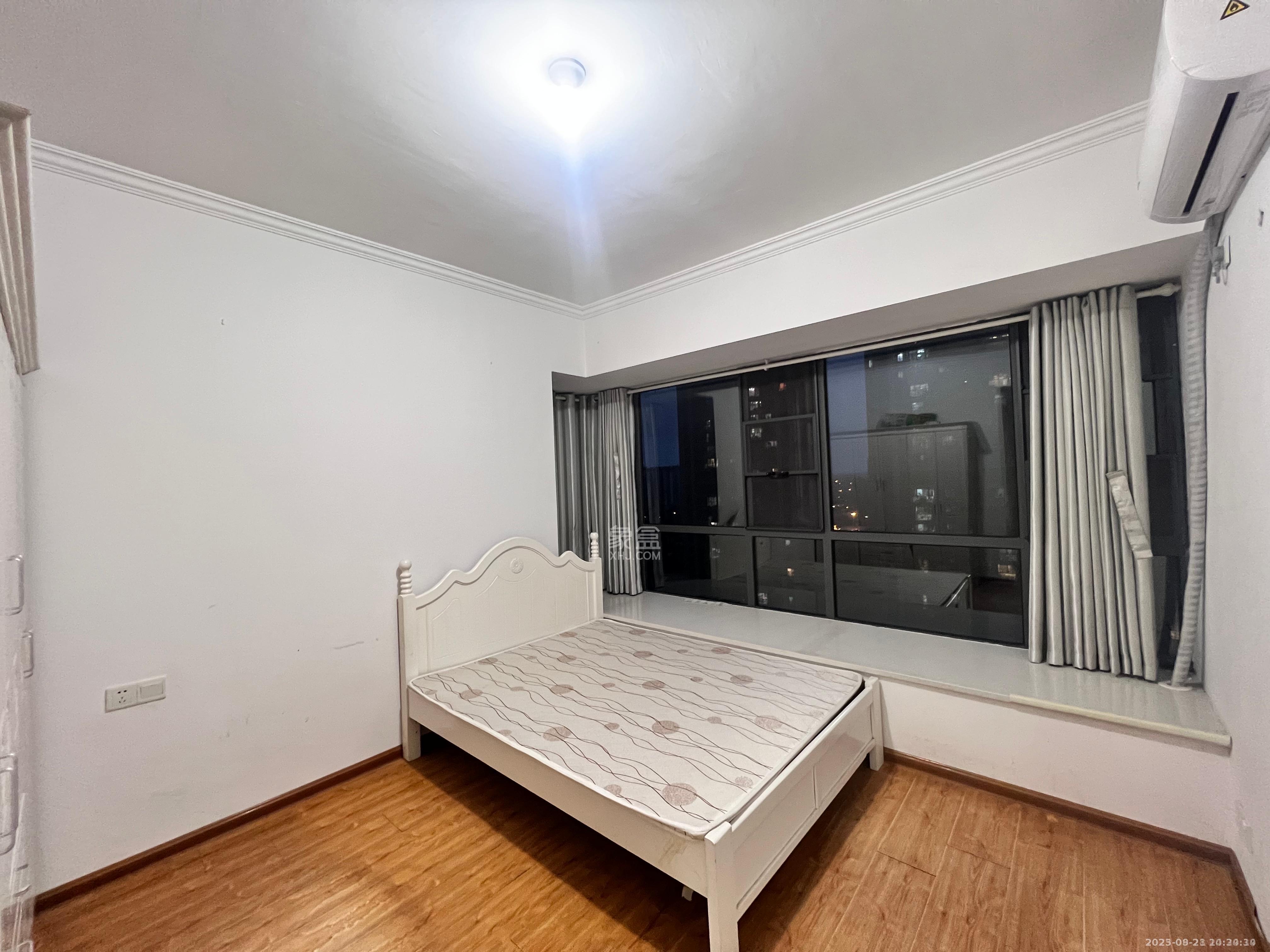 日盛山湖城  2室2厅1卫    1200.0元/月室内图