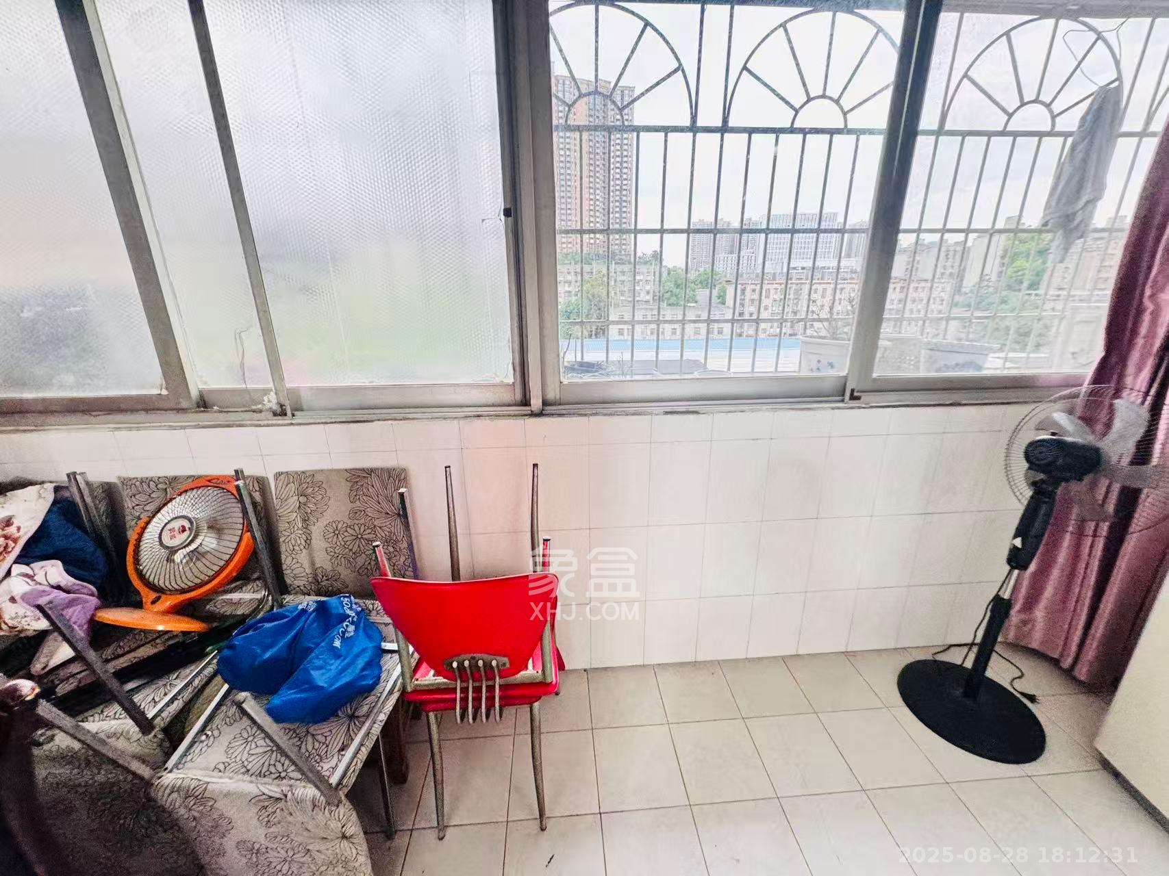 天龙花园  2室1厅2卫    2000.0元/月室内图