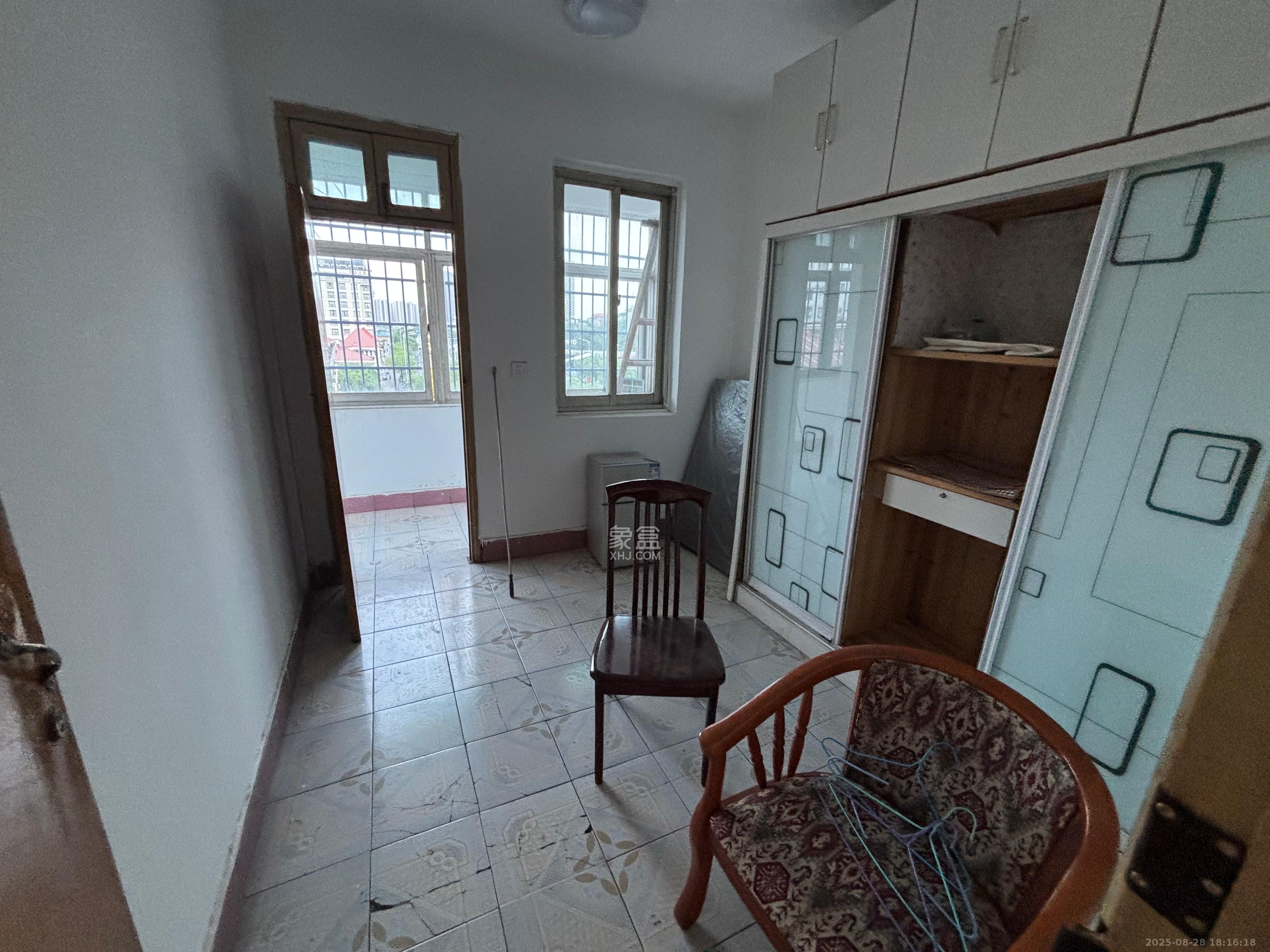 洞井商贸城 2室1厅1卫 1000.0元/月 洞井商贸城 2室1厅1卫 1000.0元/月室内图