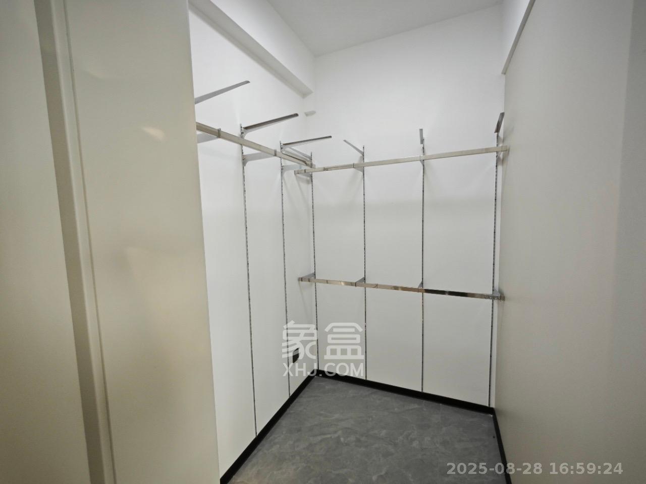 梅溪湖金茂湾  4室2厅2卫    4500.0元/月室内图