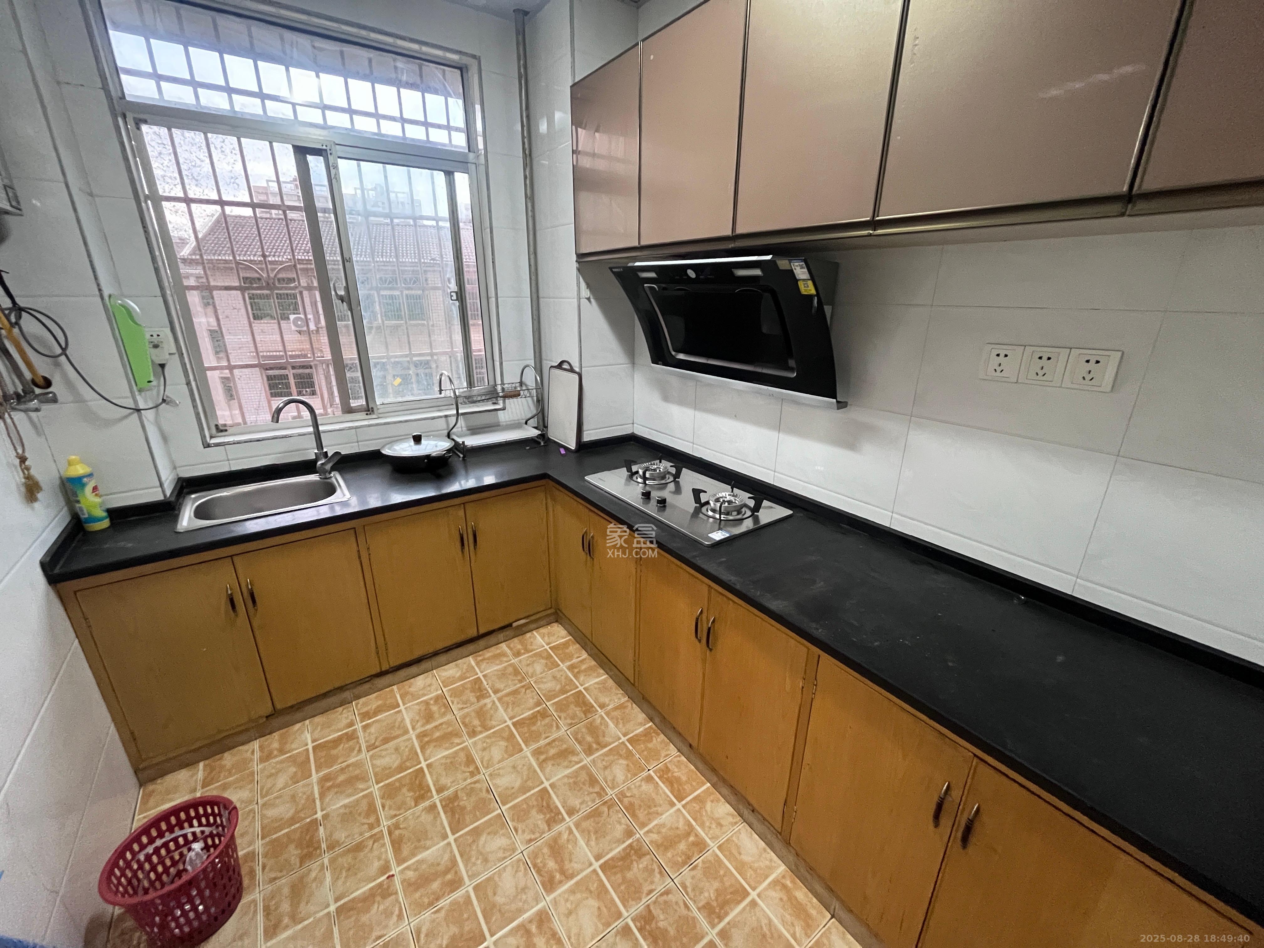 先锋新宇 2室2厅1卫 1800.0元/月 先锋新宇 2室2厅1卫 1800.0元/月室内图