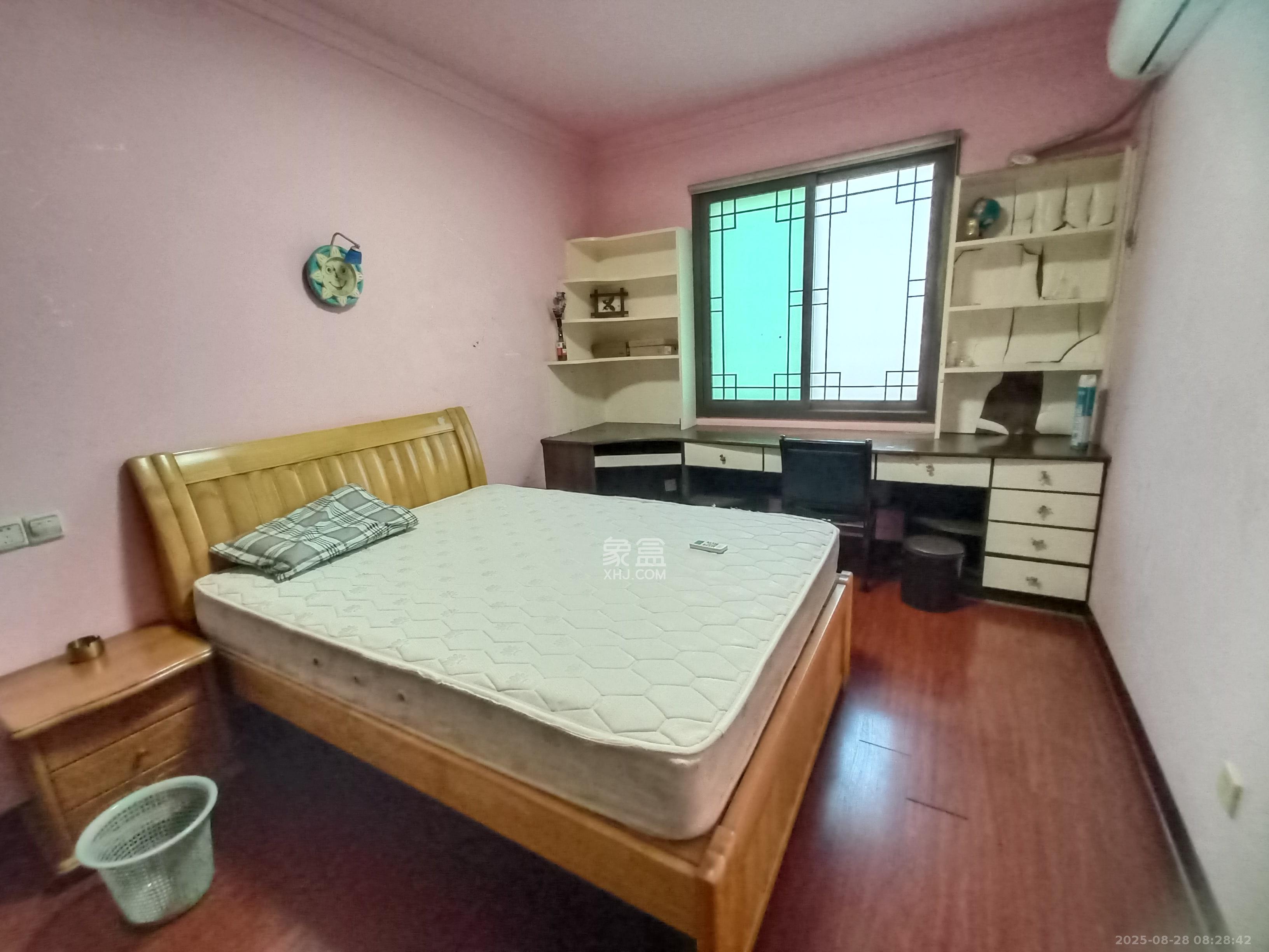 石岭小区A区  3室2厅2卫    2500.0元/月 石岭小区A区  3室2厅2卫    2500.0元/月室内图