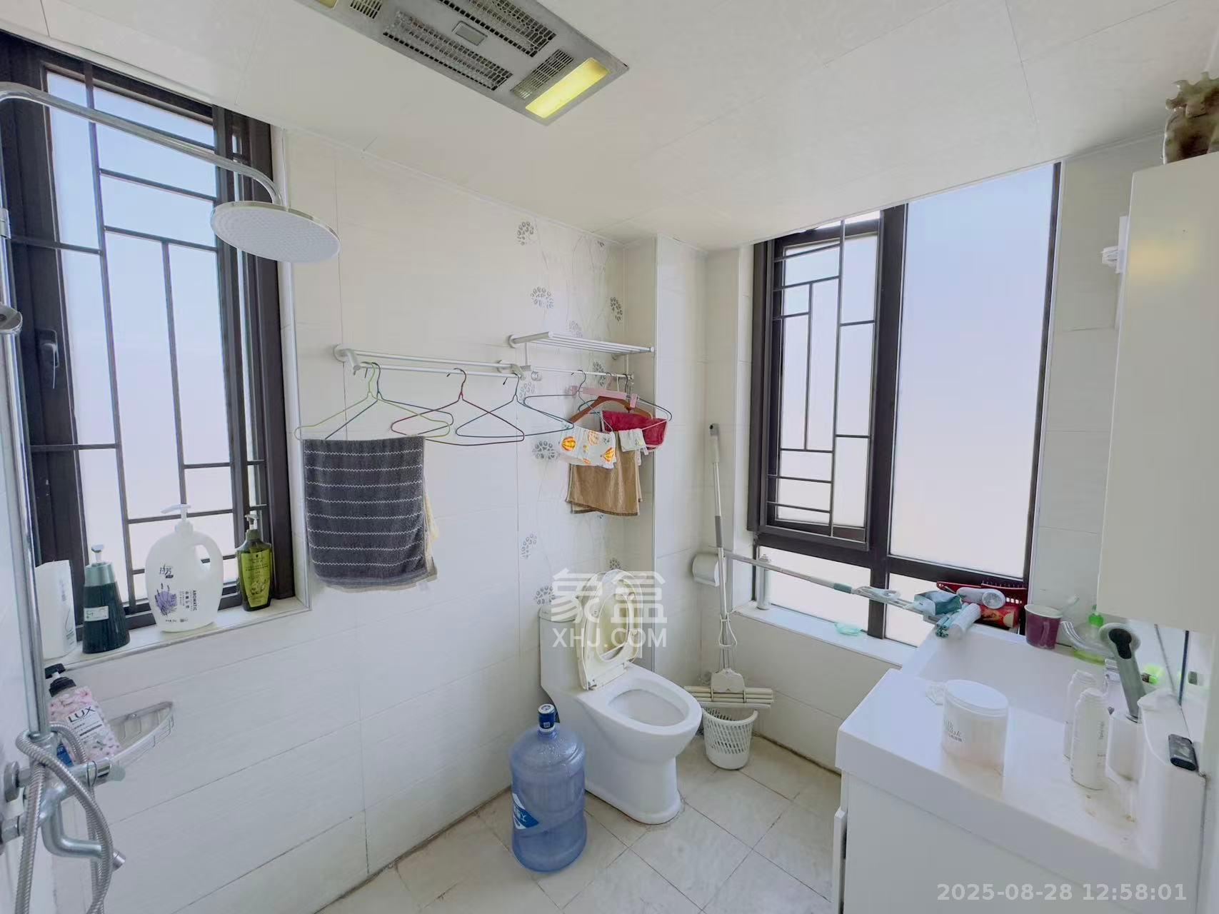 保利麓谷林语E区  4室2厅2卫    2800.0元/月室内图