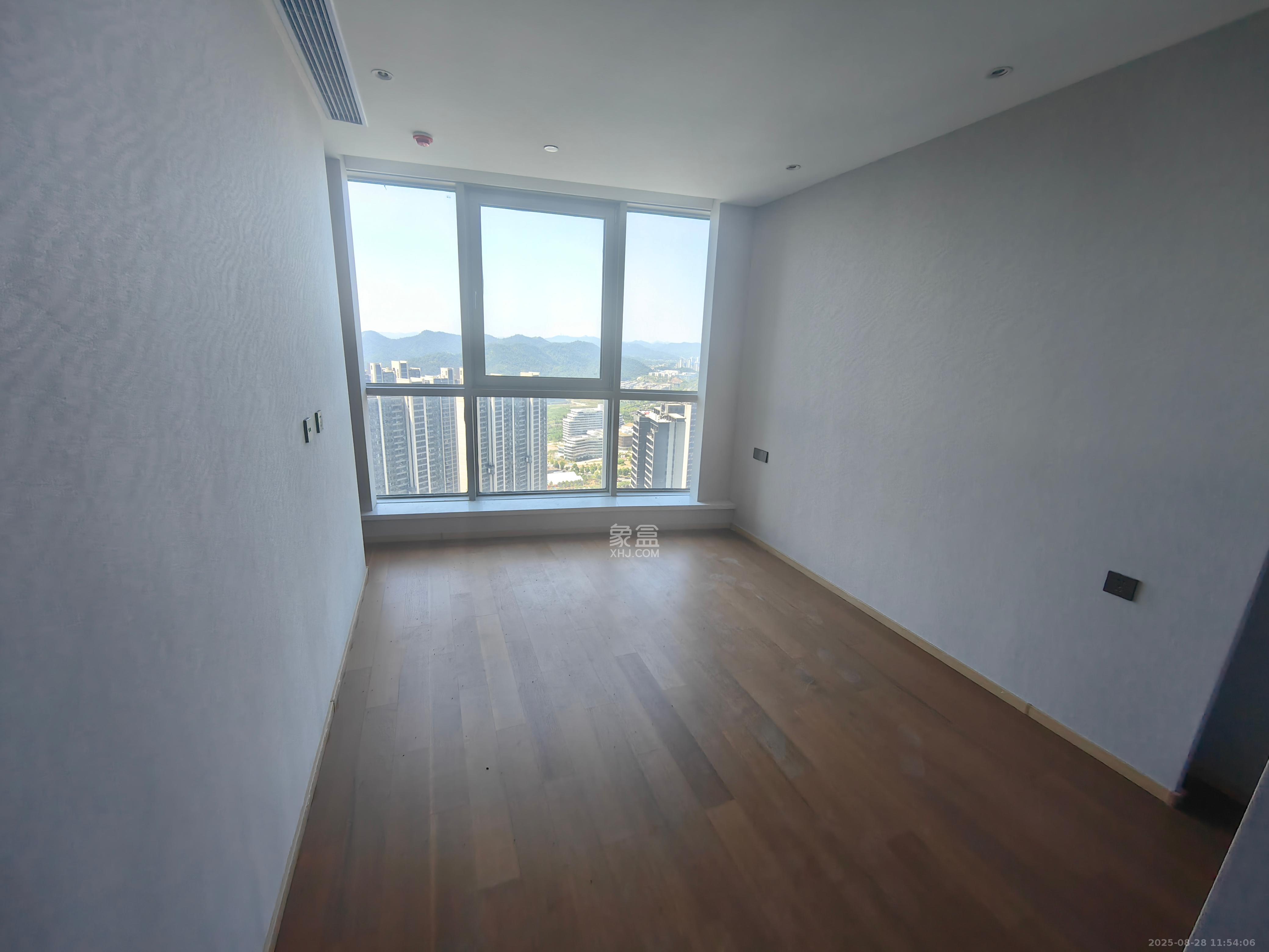 正荣梅溪紫阙台  4室2厅4卫    8000.0元/月 正荣梅溪紫阙台  4室2厅4卫    8000.0元/月室内图