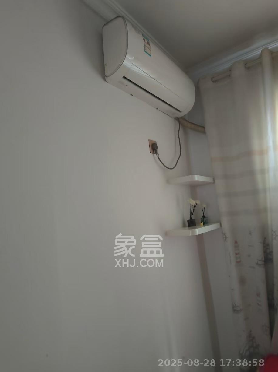 印山蓝色海岸  3室2厅1卫    1800.0元/月 印山蓝色海岸  3室2厅1卫    1800.0元/月室内图