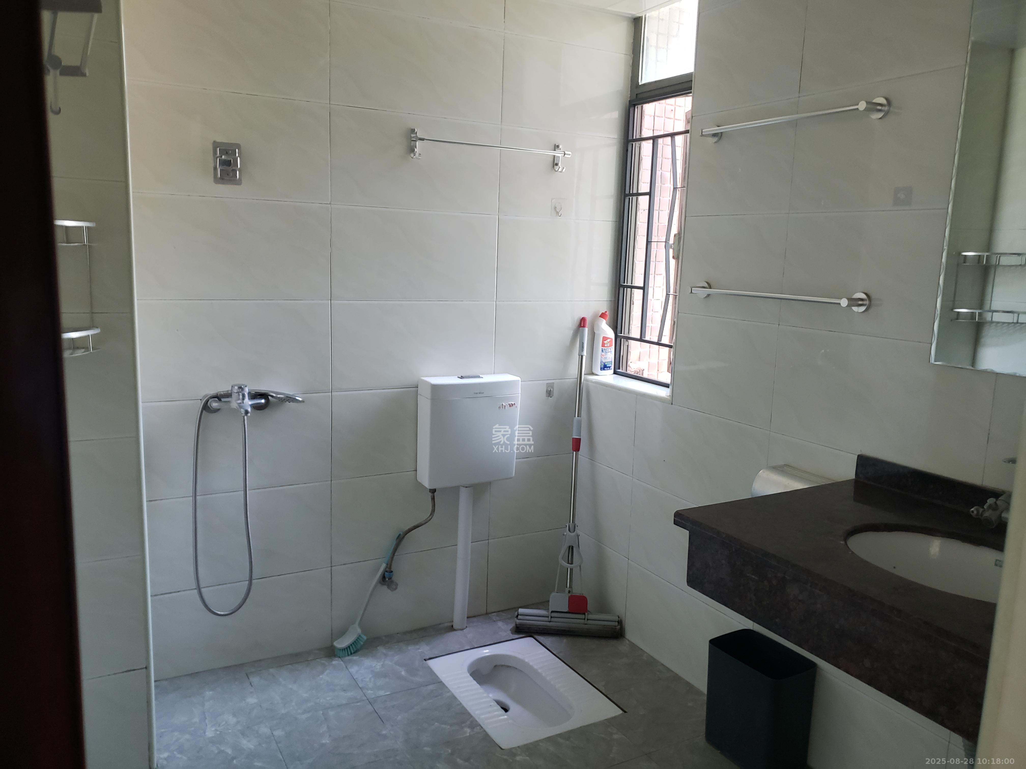 新城新世界一二三期  3室2厅1卫    2300.0元/月 新城新世界一二三期  3室2厅1卫    2300.0元/月室内图