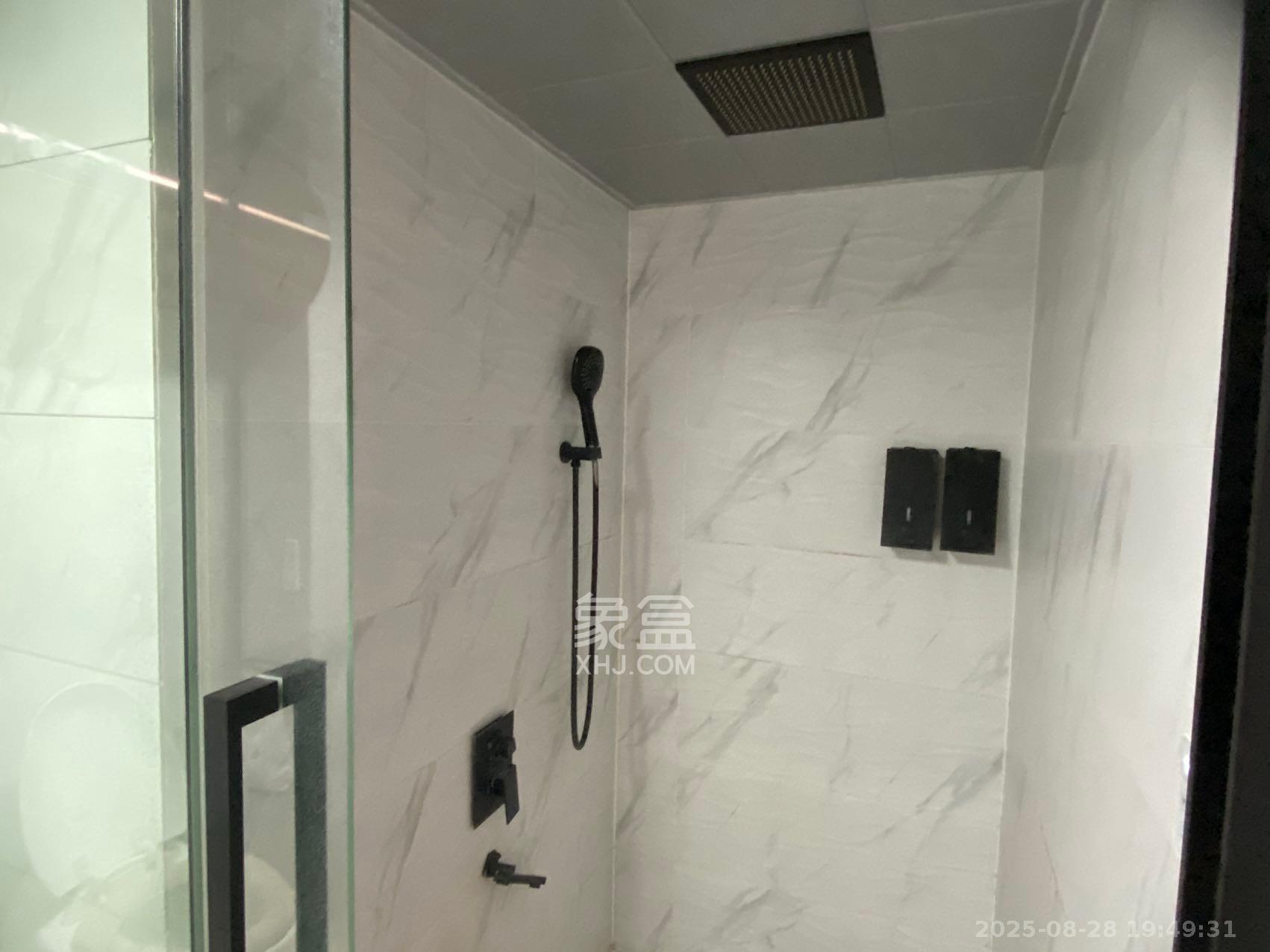 蓝湾国际广场  2室1厅1卫    3800.0元/月室内图