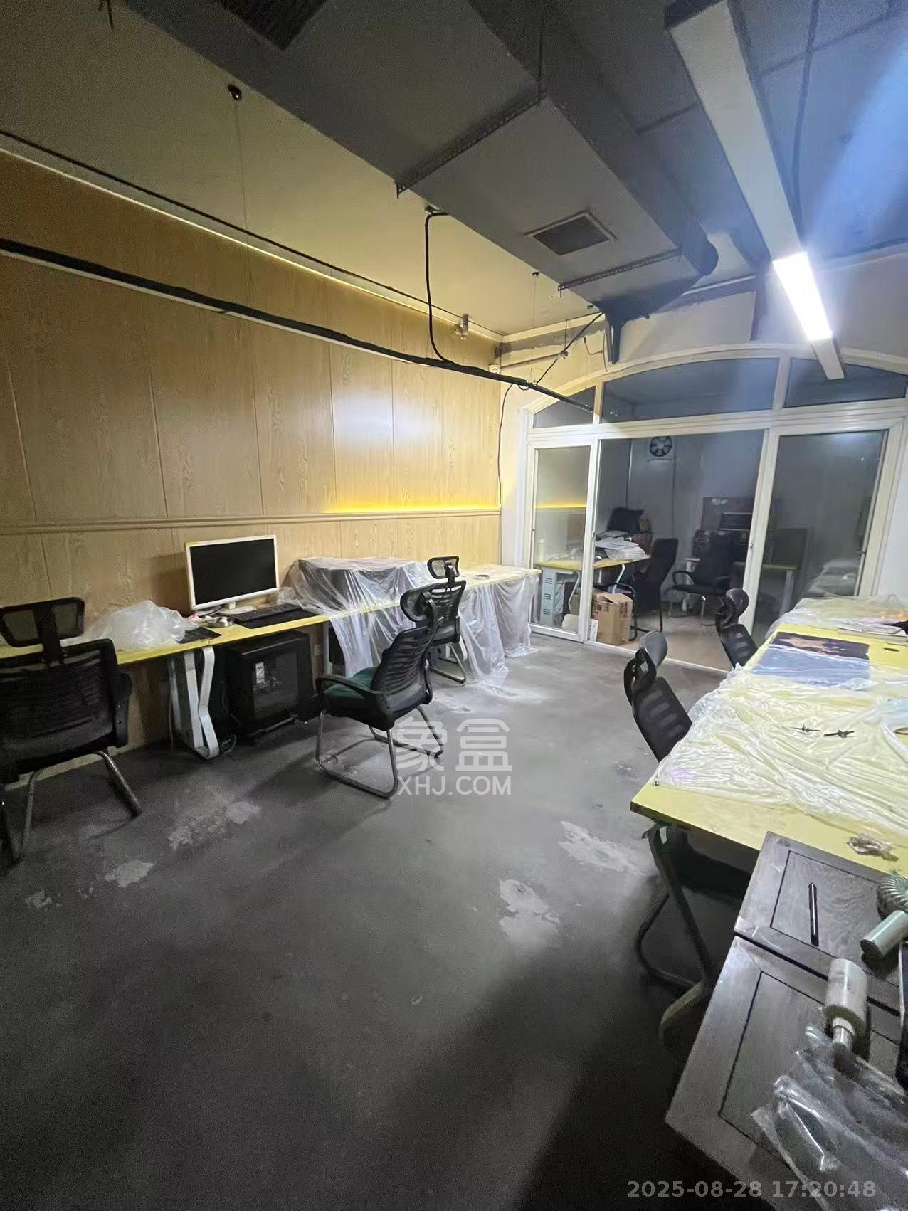 圣爵菲斯  5室3厅1卫    20000.0元/月室内图