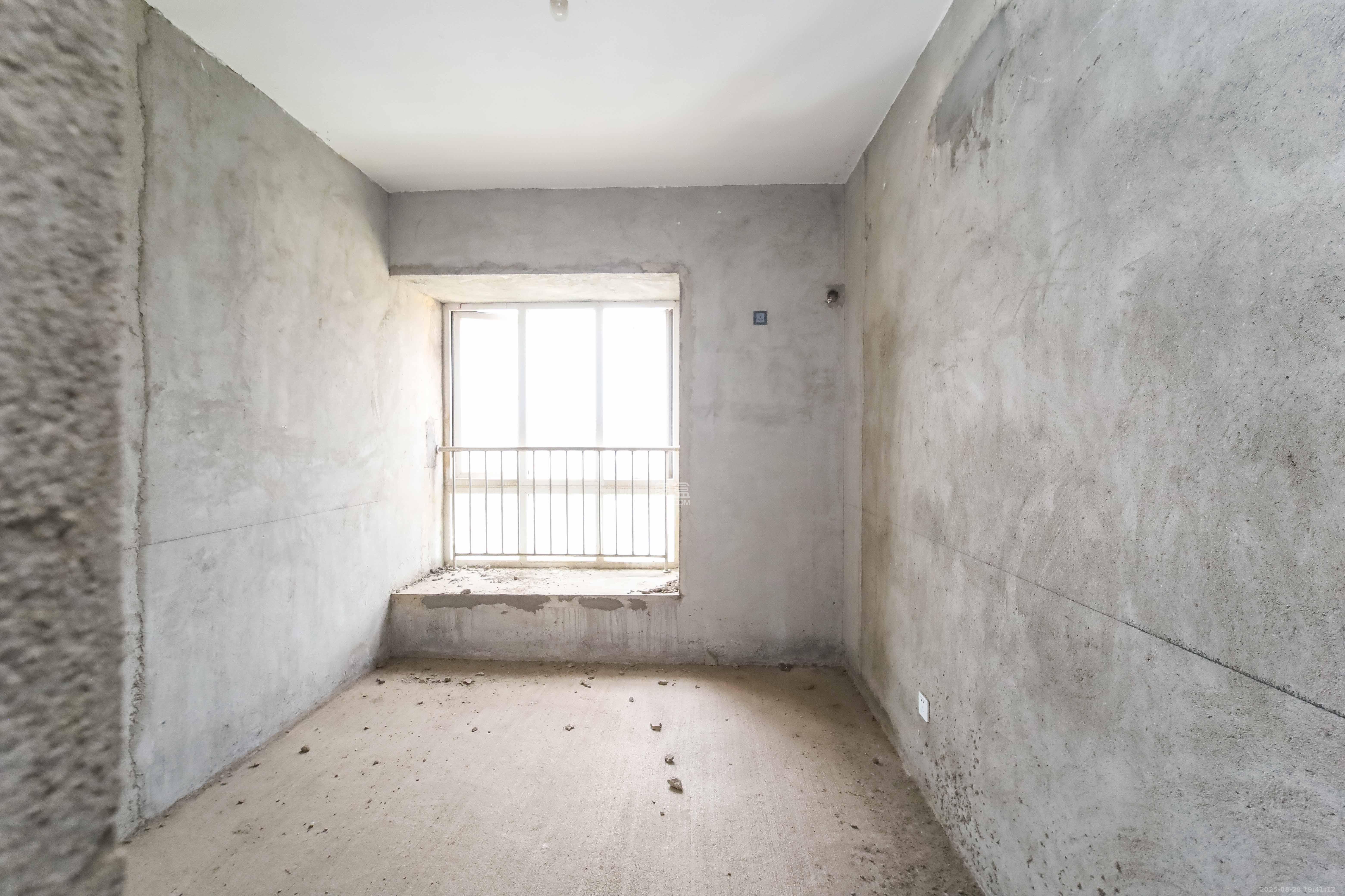 泊爱蓝湾  4室2厅2卫    125.0万 泊爱蓝湾  4室2厅2卫    125.0万卧室