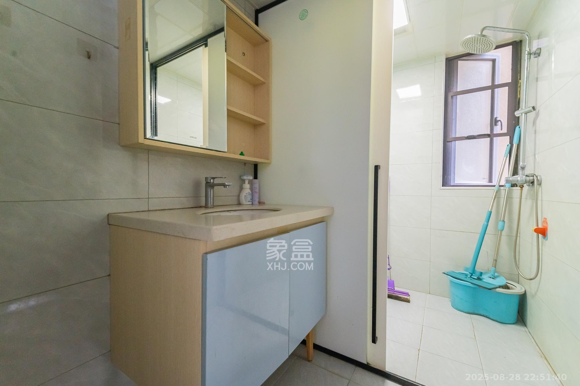 中建悦和城 3室2厅1卫 93.8万 中建悦和城 3室2厅1卫 93.8万卫生间