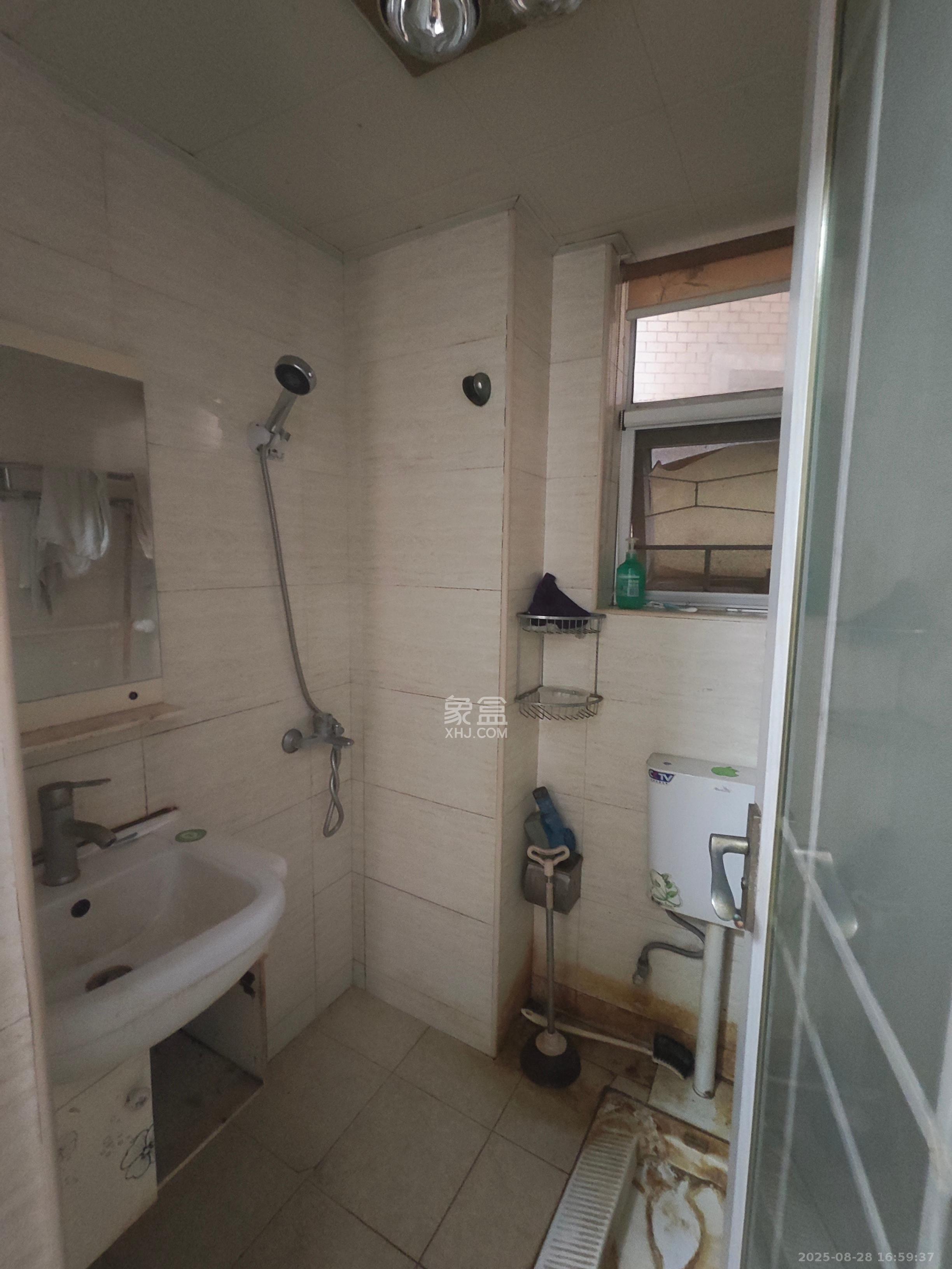 凯通国际城(凯通朝庭) 2室1厅1卫 1700.0元/月 凯通国际城(凯通朝庭) 2室1厅1卫 1700.0元/月室内图