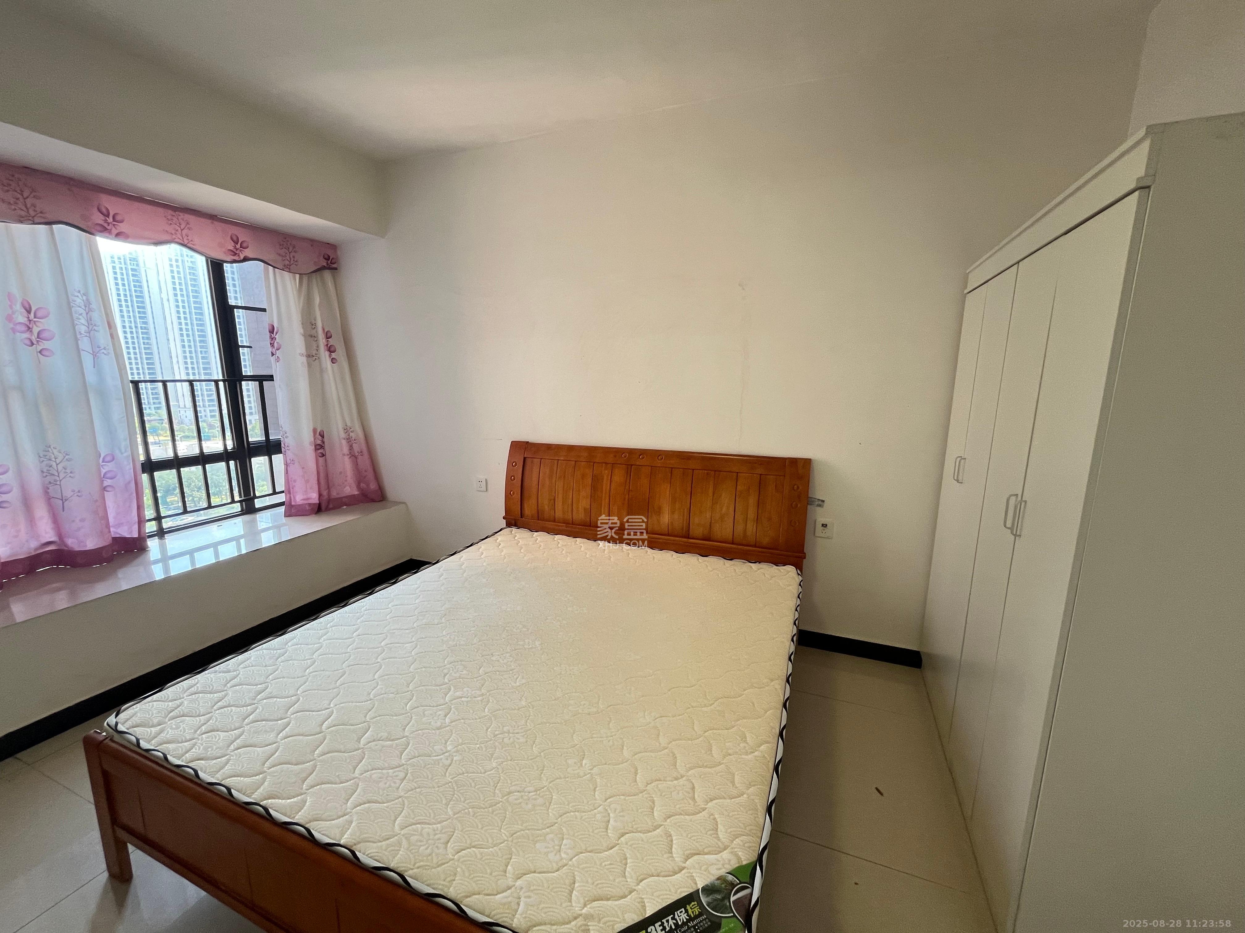 极目楚天  3室2厅2卫    2600.0元/月室内图