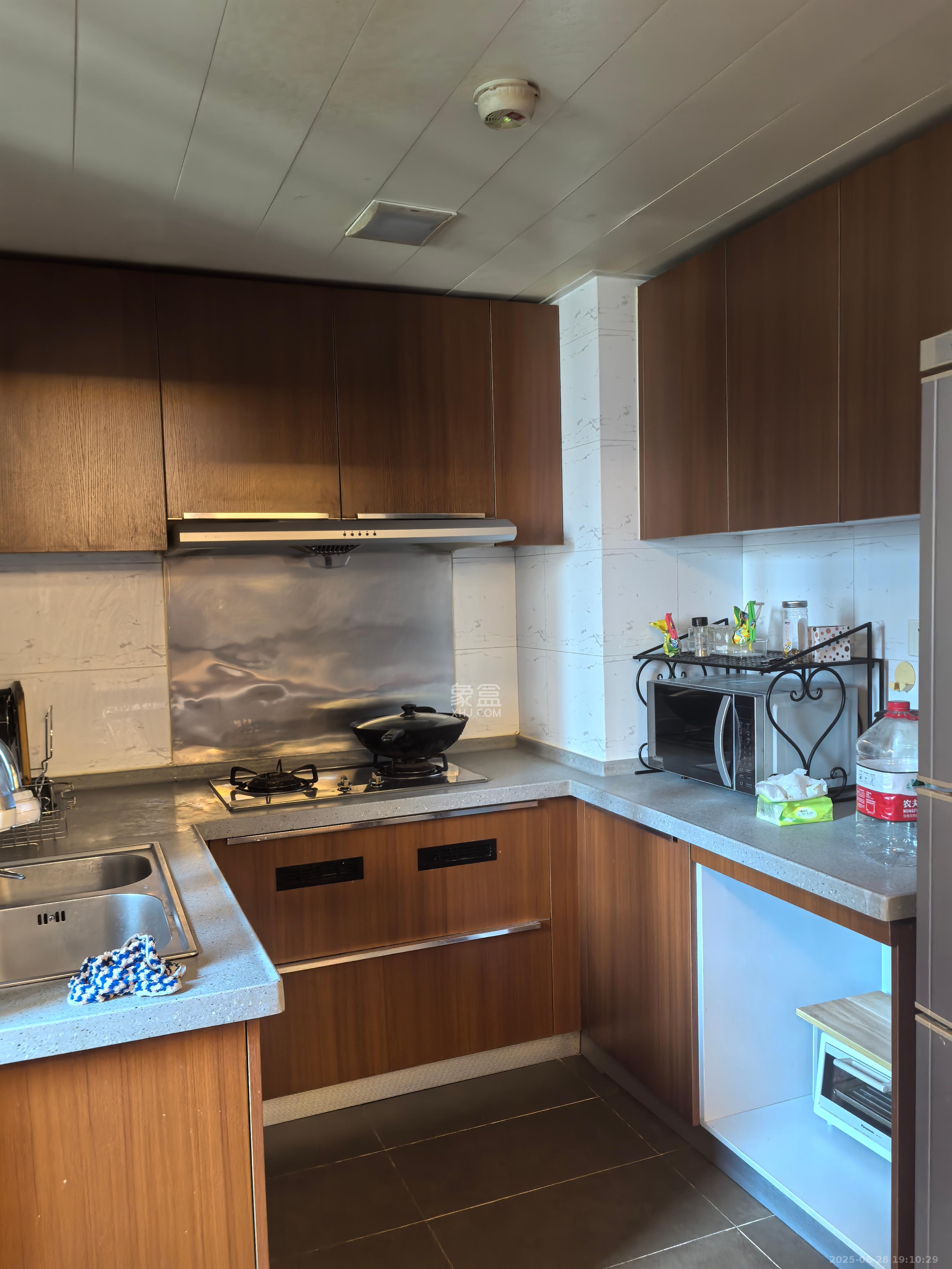 喜盈门范城  1室1厅1卫    1800.0元/月室内图