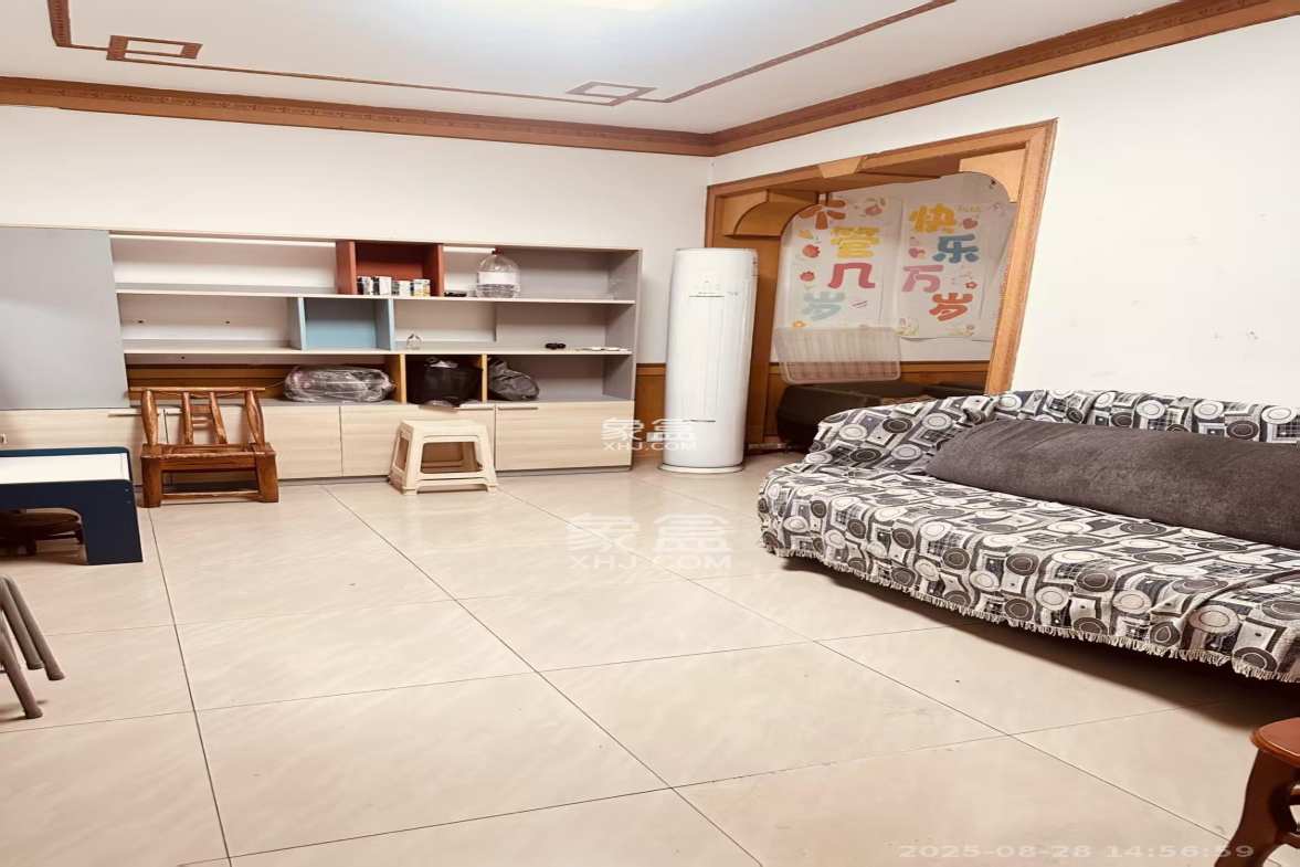 八一路417号大院 3室1厅1卫 2600.0元/月 八一路417号大院 3室1厅1卫 2600.0元/月室内图