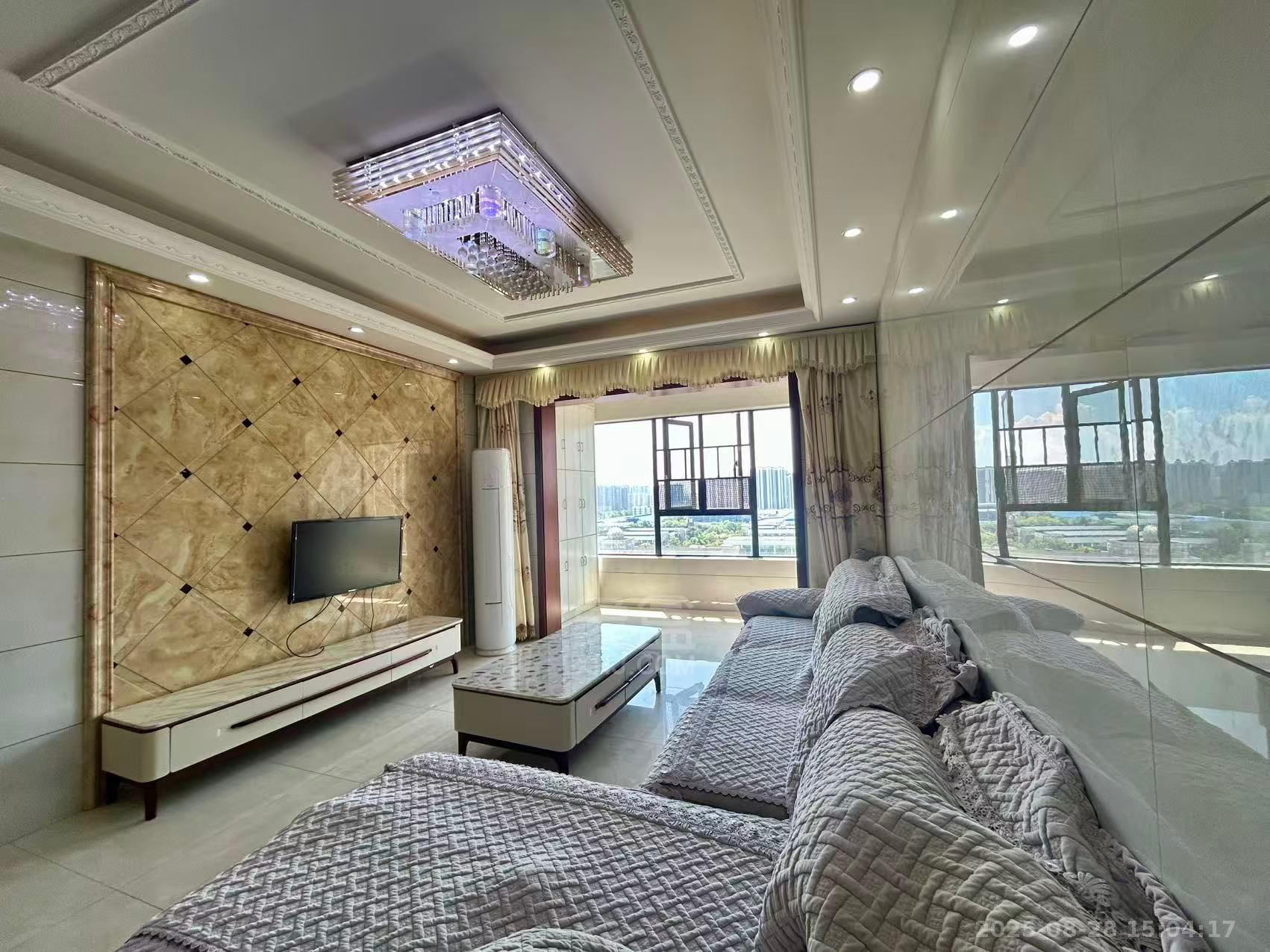 慧谷阳光  3室2厅2卫    2100.0元/月室内图