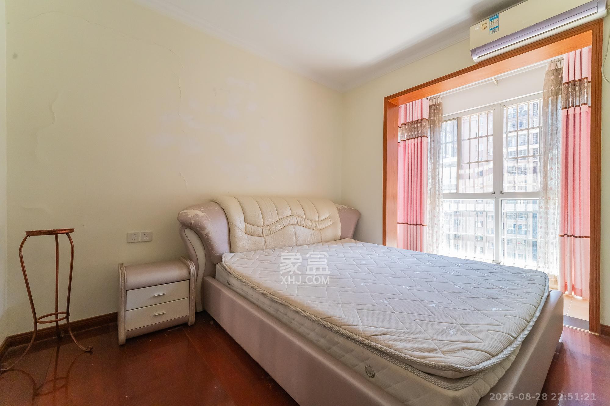 泊林晶城 4室2厅1卫 88.0万 泊林晶城 4室2厅1卫 88.0万卧室