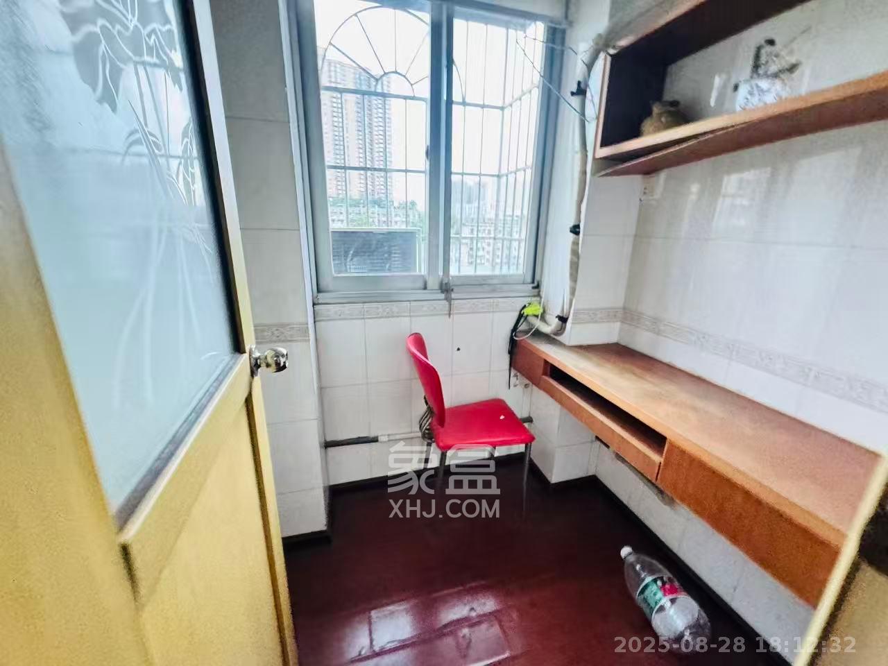 天龙花园  2室1厅2卫    2000.0元/月室内图