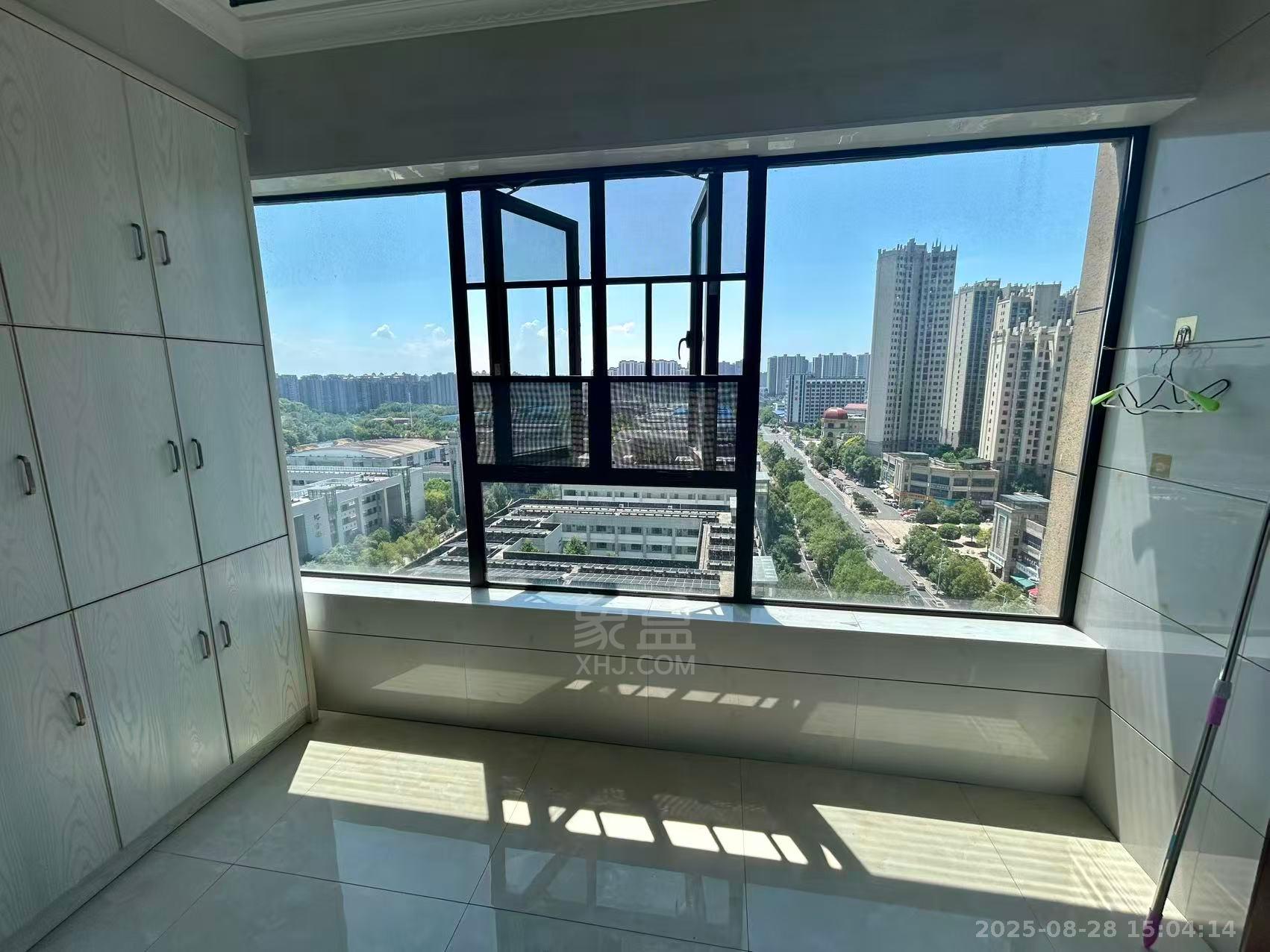 慧谷阳光  3室2厅2卫    2100.0元/月室内图