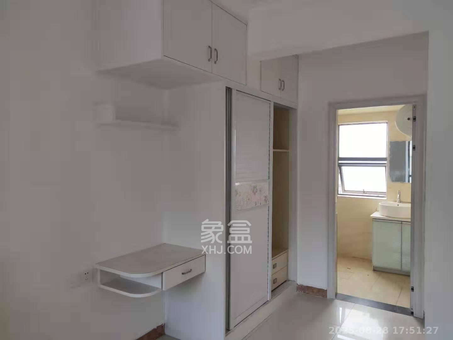 秀峰景园（领秀峰）  3室1厅1卫   2100.00元/月室内图
