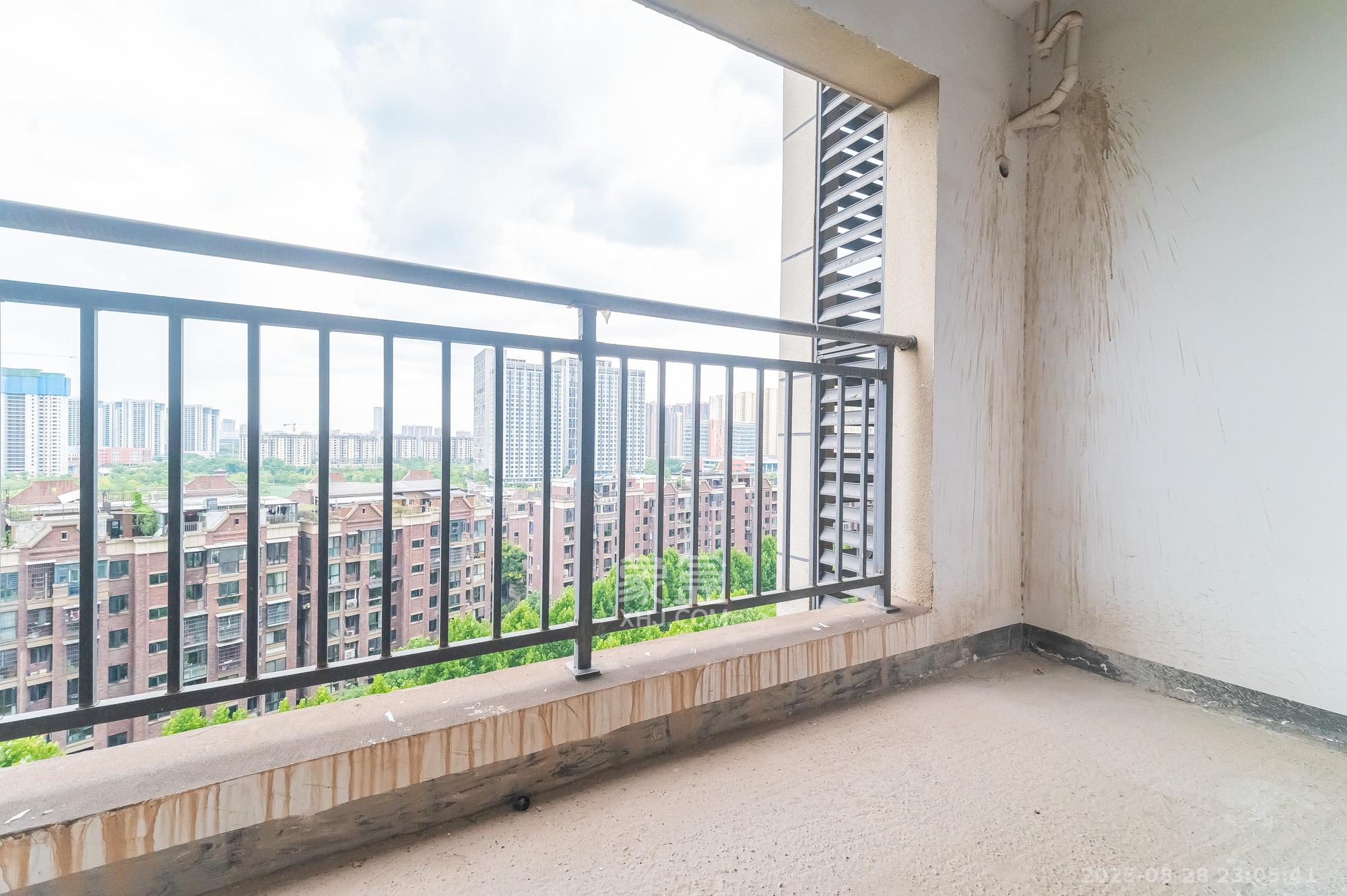 星湖湾一期高层 4室2厅2卫 98.0万 星湖湾一期高层 4室2厅2卫 98.0万其他