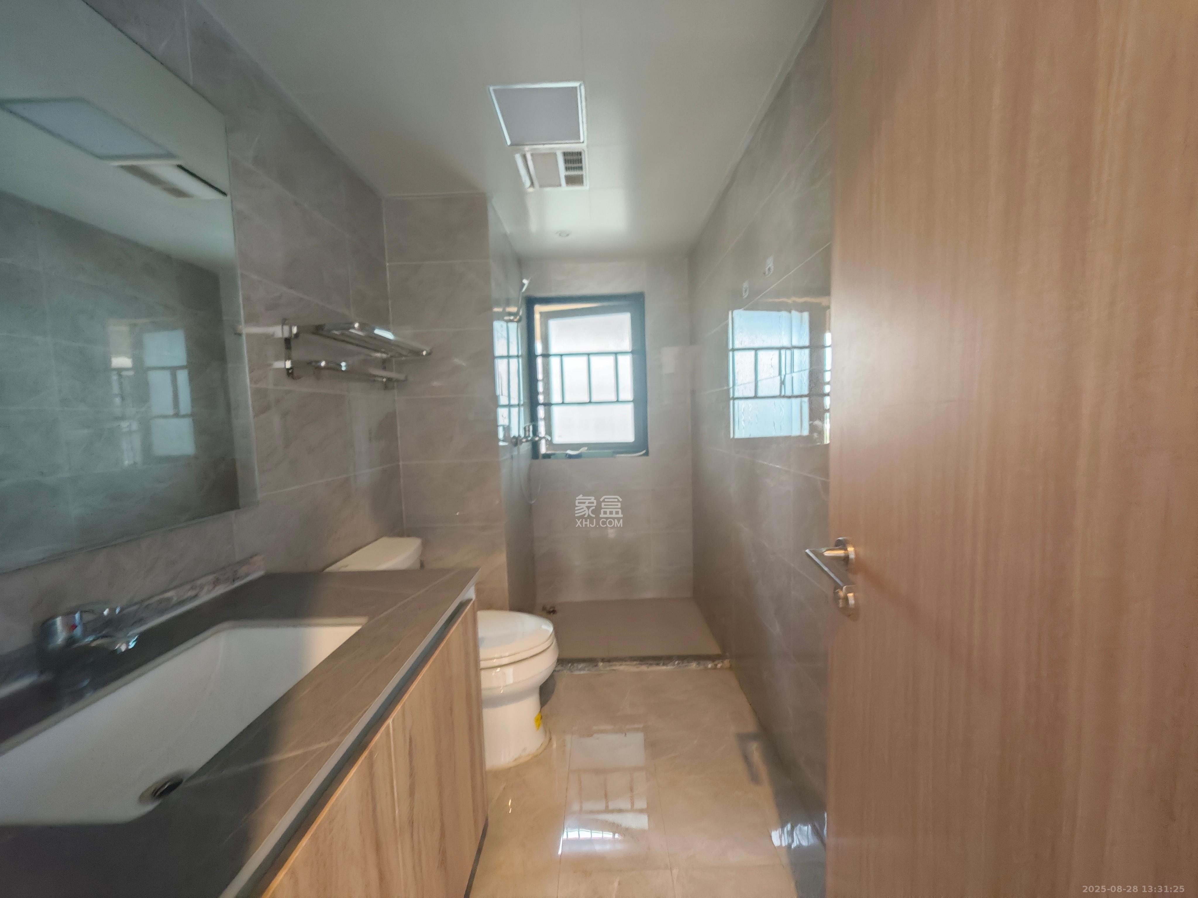 君合新城玺樾  3室2厅2卫    2500.0元/月 君合新城玺樾  3室2厅2卫    2500.0元/月室内图