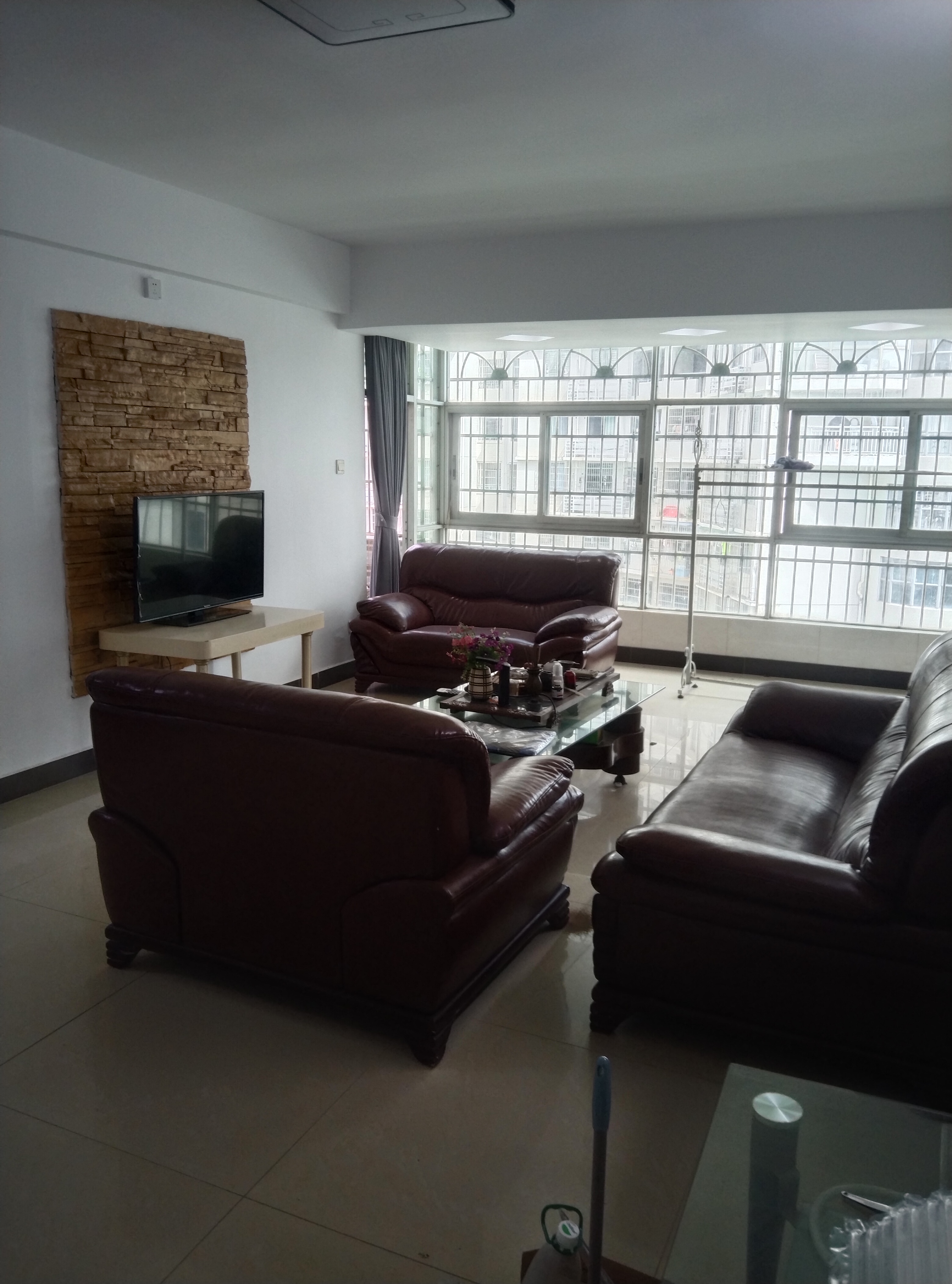 美舍苑 4室2厅2卫 2500.0元/月 美舍苑 4室2厅2卫 2500.0元/月室内图