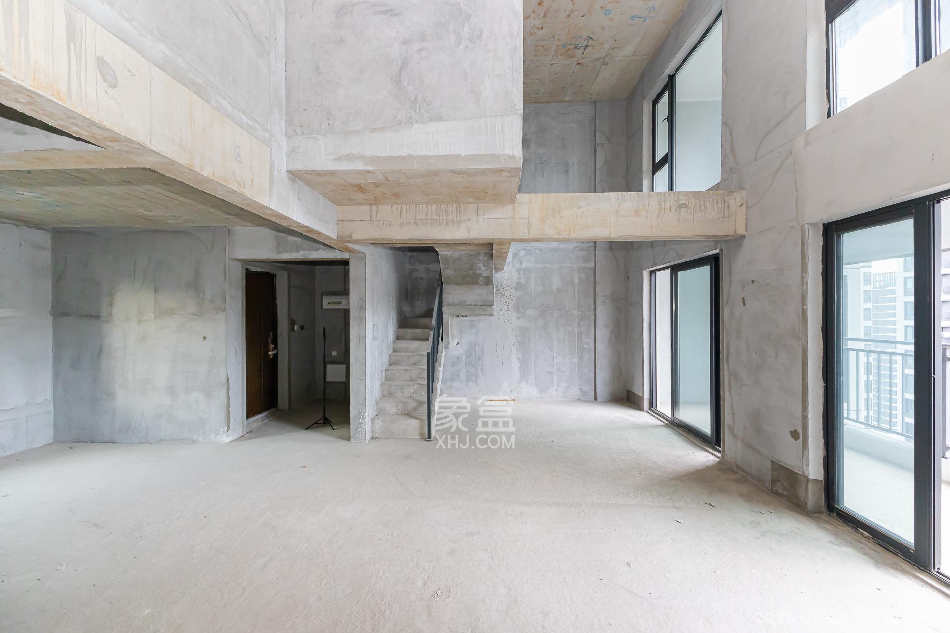 越秀湘江星汇城二期 4室2厅3卫 132.0万 越秀湘江星汇城二期 4室2厅3卫 132.0万客厅