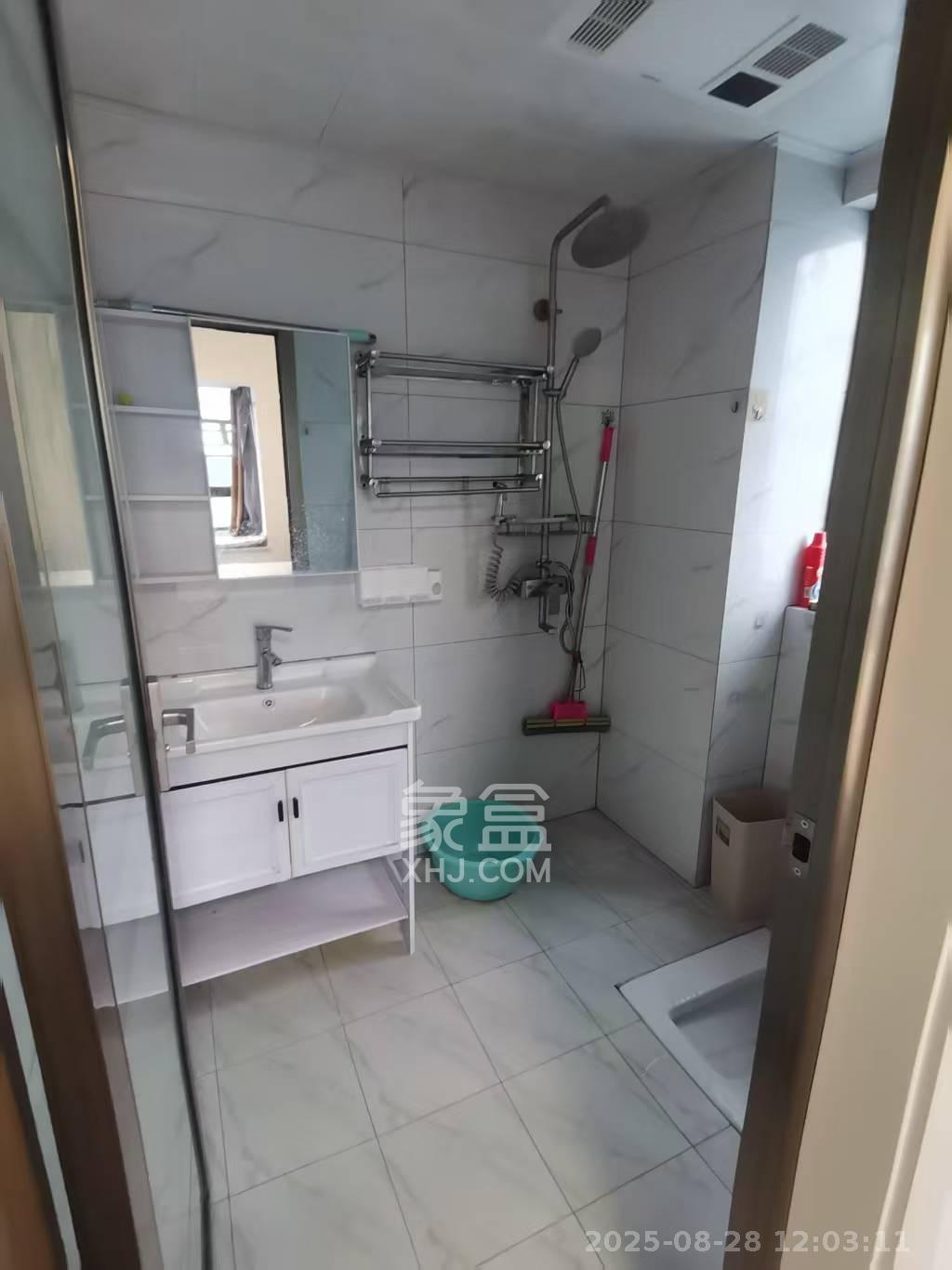 山语城三期  3室2厅2卫    2300.0元/月室内图