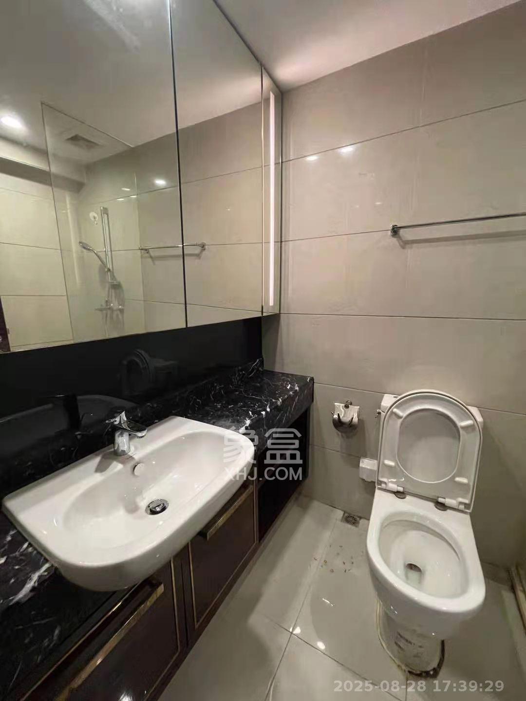 保利国际广场 1室2厅1卫 3600.0元/月 保利国际广场 1室2厅1卫 3600.0元/月室内图