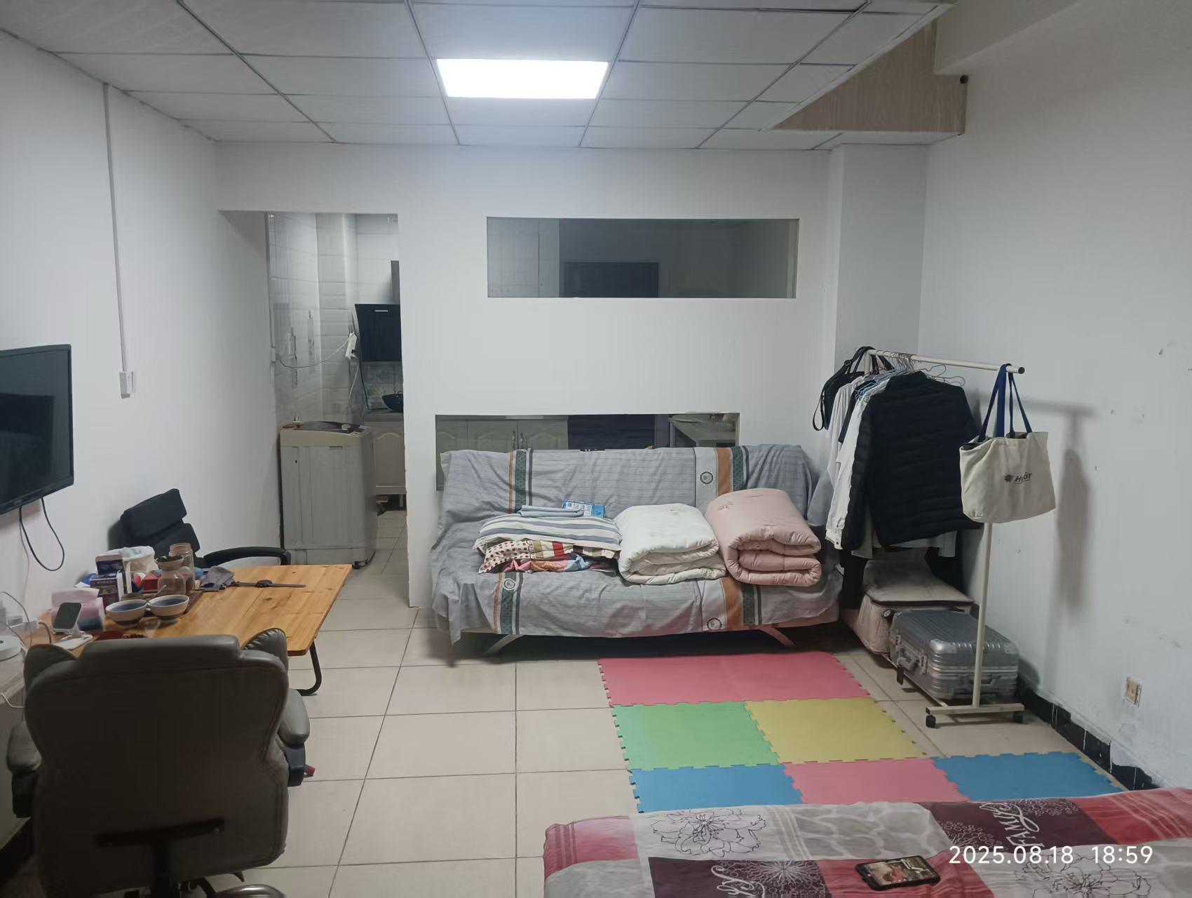 金海大厦(海秀西路)  1室0厅1卫    1100.0元/月 金海大厦(海秀西路)  1室0厅1卫    1100.0元/月室内图