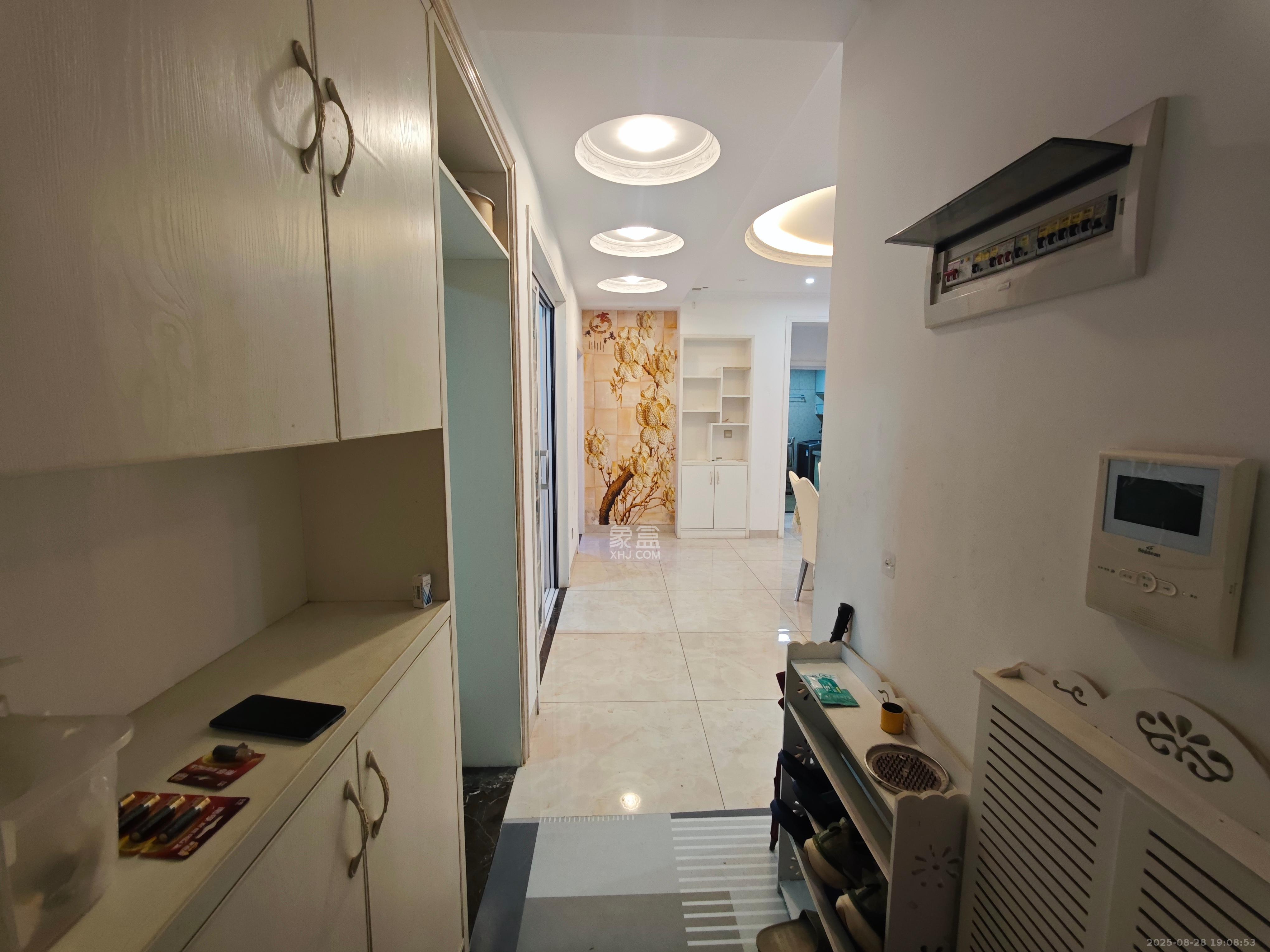 澳海月亮湾 4室2厅2卫 2100.0元/月 澳海月亮湾 4室2厅2卫 2100.0元/月室内图