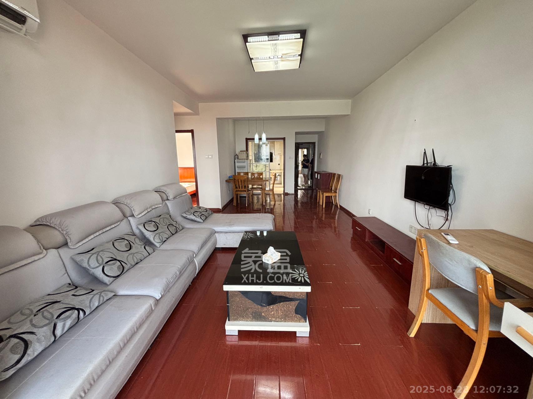 长城雅苑  2室2厅1卫    1900.0元/月 长城雅苑  2室2厅1卫    1900.0元/月