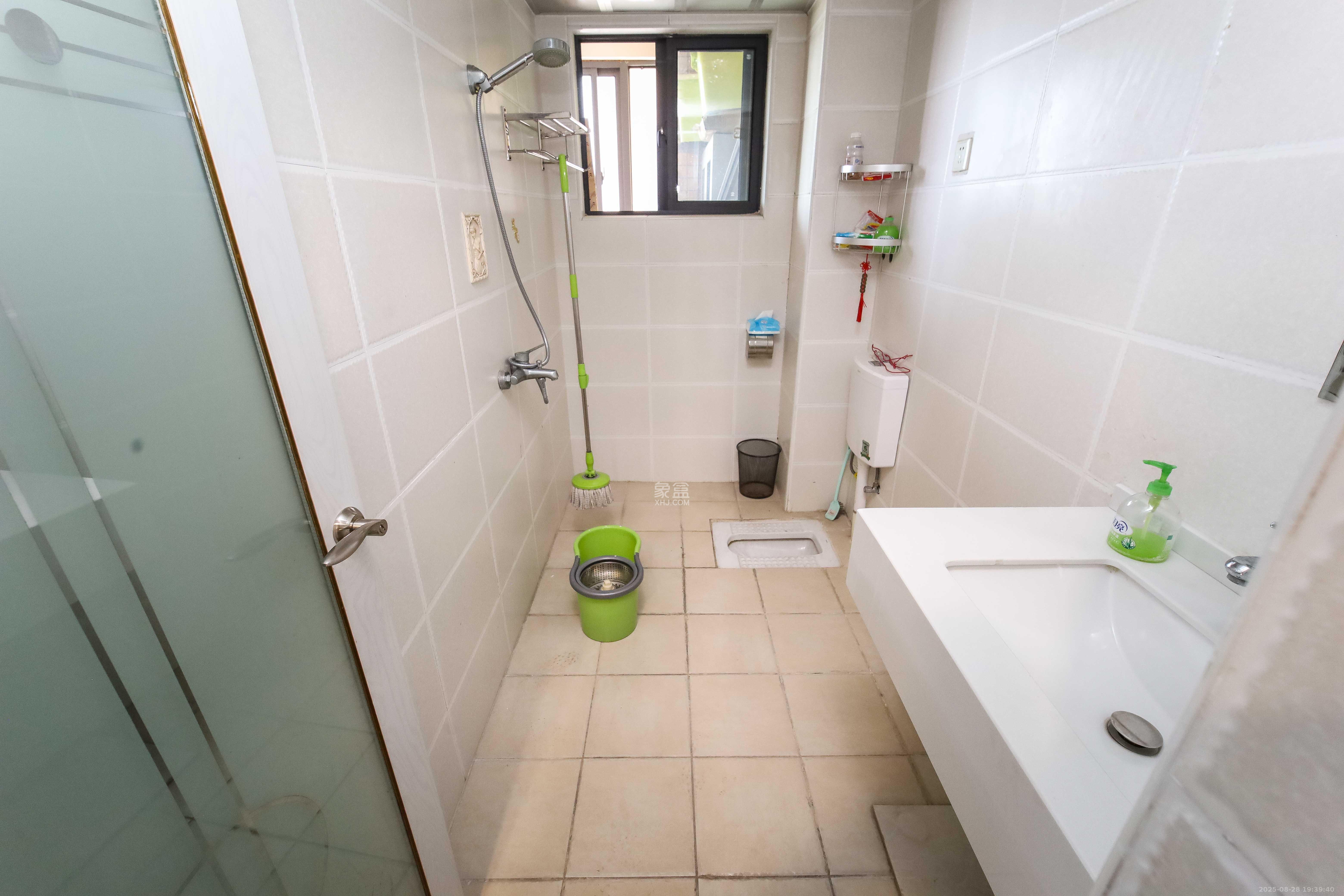 锦湘国际星城三期(锦绣苑)  1室2厅1卫    75.5万 锦湘国际星城三期(锦绣苑)  1室2厅1卫    75.5万厨房