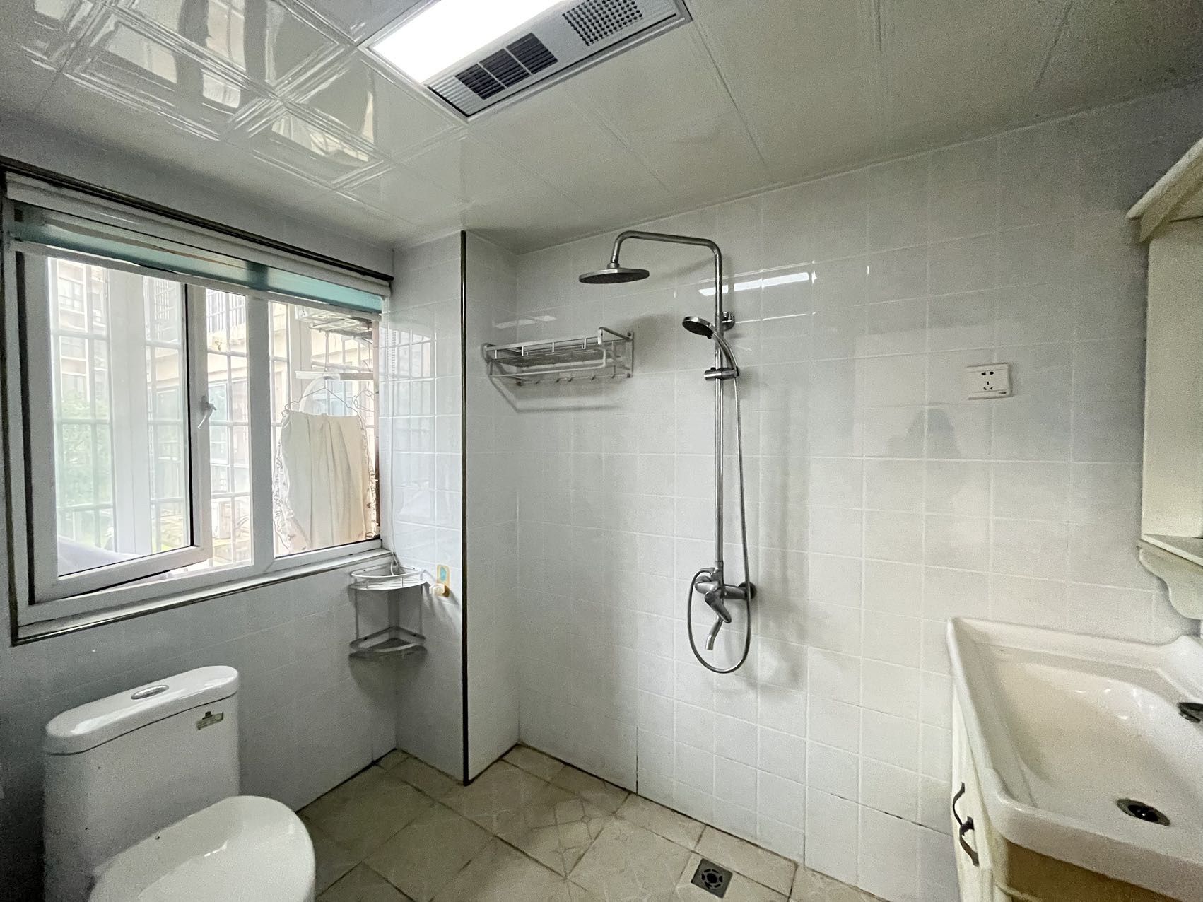 富兴嘉城 3室2厅2卫 1500.0元/月 富兴嘉城 3室2厅2卫 1500.0元/月室内图