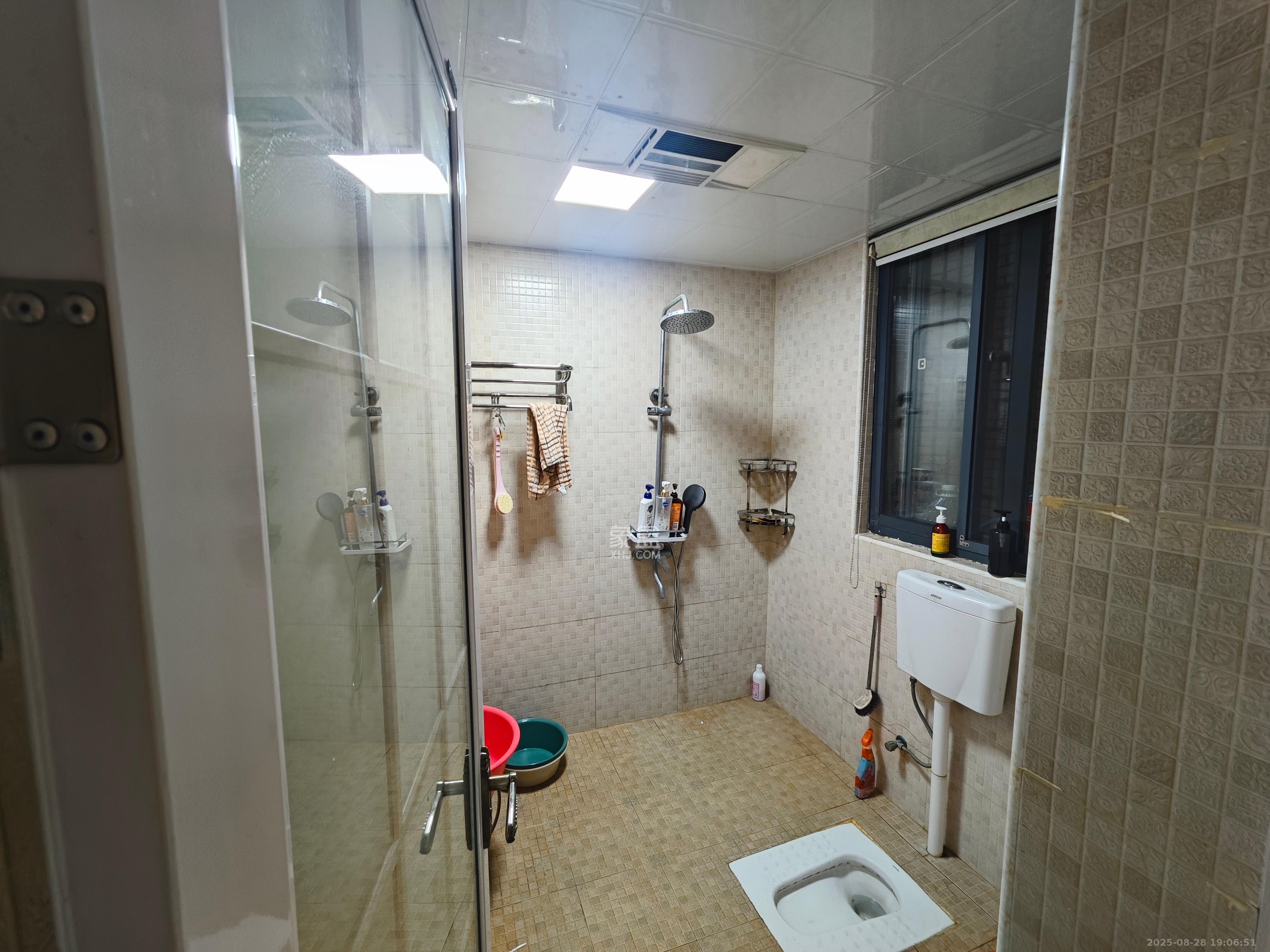 澳海月亮湾 4室2厅2卫 2100.0元/月 澳海月亮湾 4室2厅2卫 2100.0元/月室内图