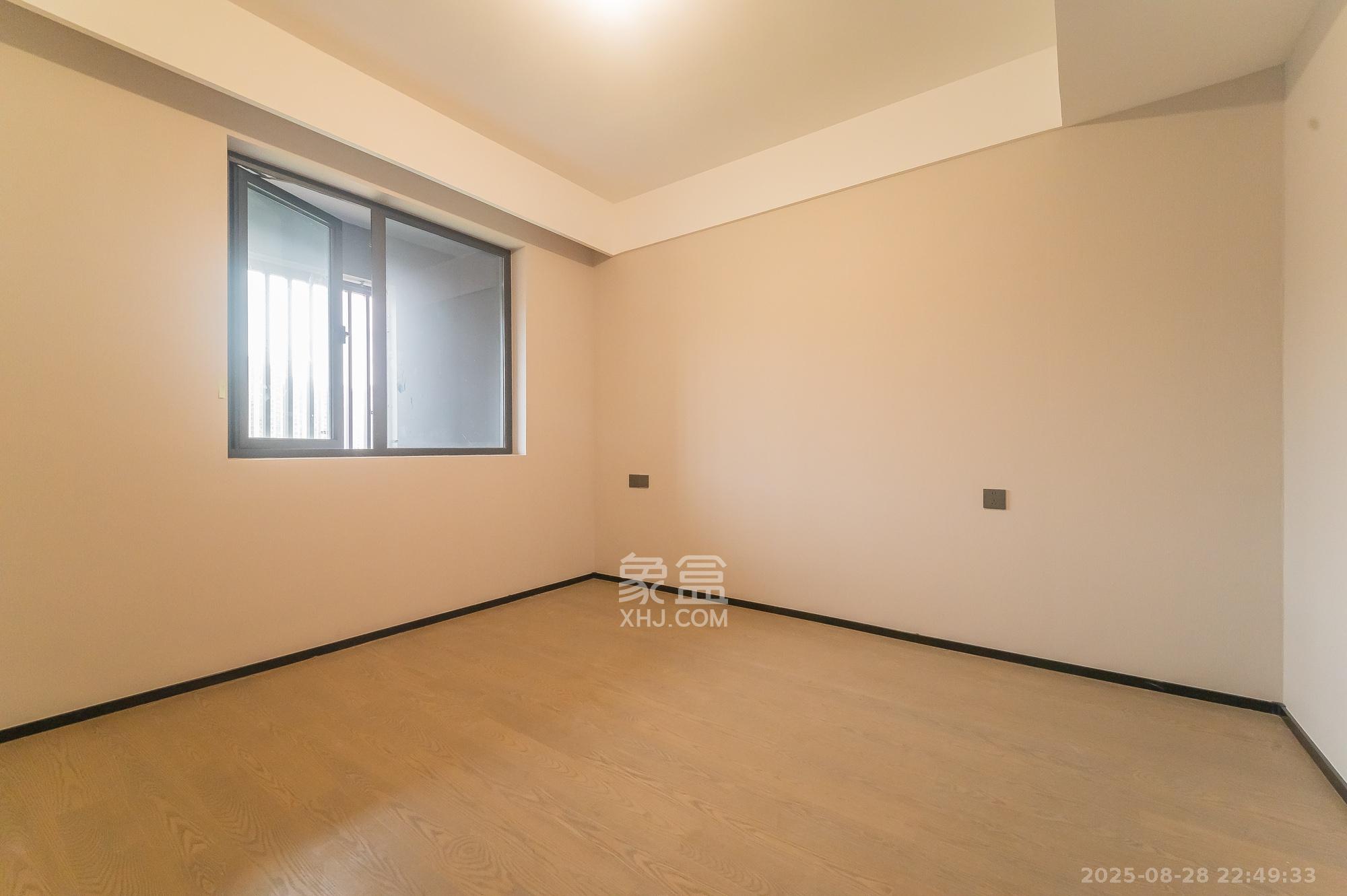 万科松湖天地 4室2厅2卫 198.8万 万科松湖天地 4室2厅2卫 198.8万卧室