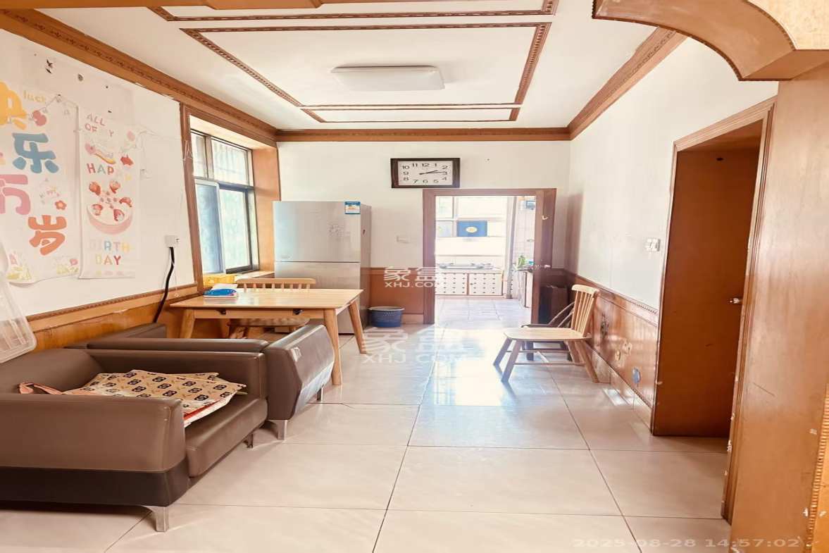 八一路417号大院 3室1厅1卫 2600.0元/月 八一路417号大院 3室1厅1卫 2600.0元/月室内图