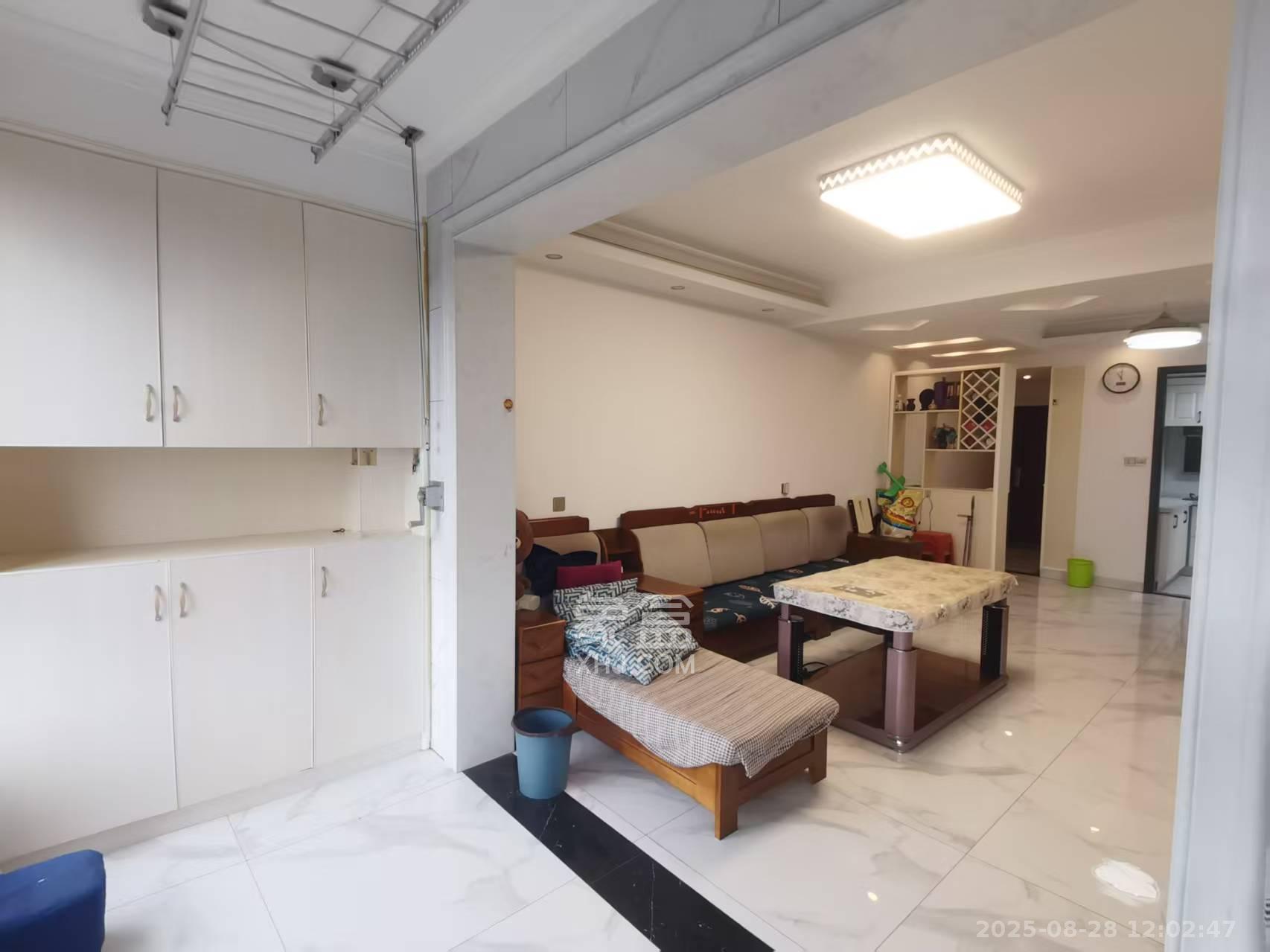 山语城三期  3室2厅2卫    2300.0元/月室内图