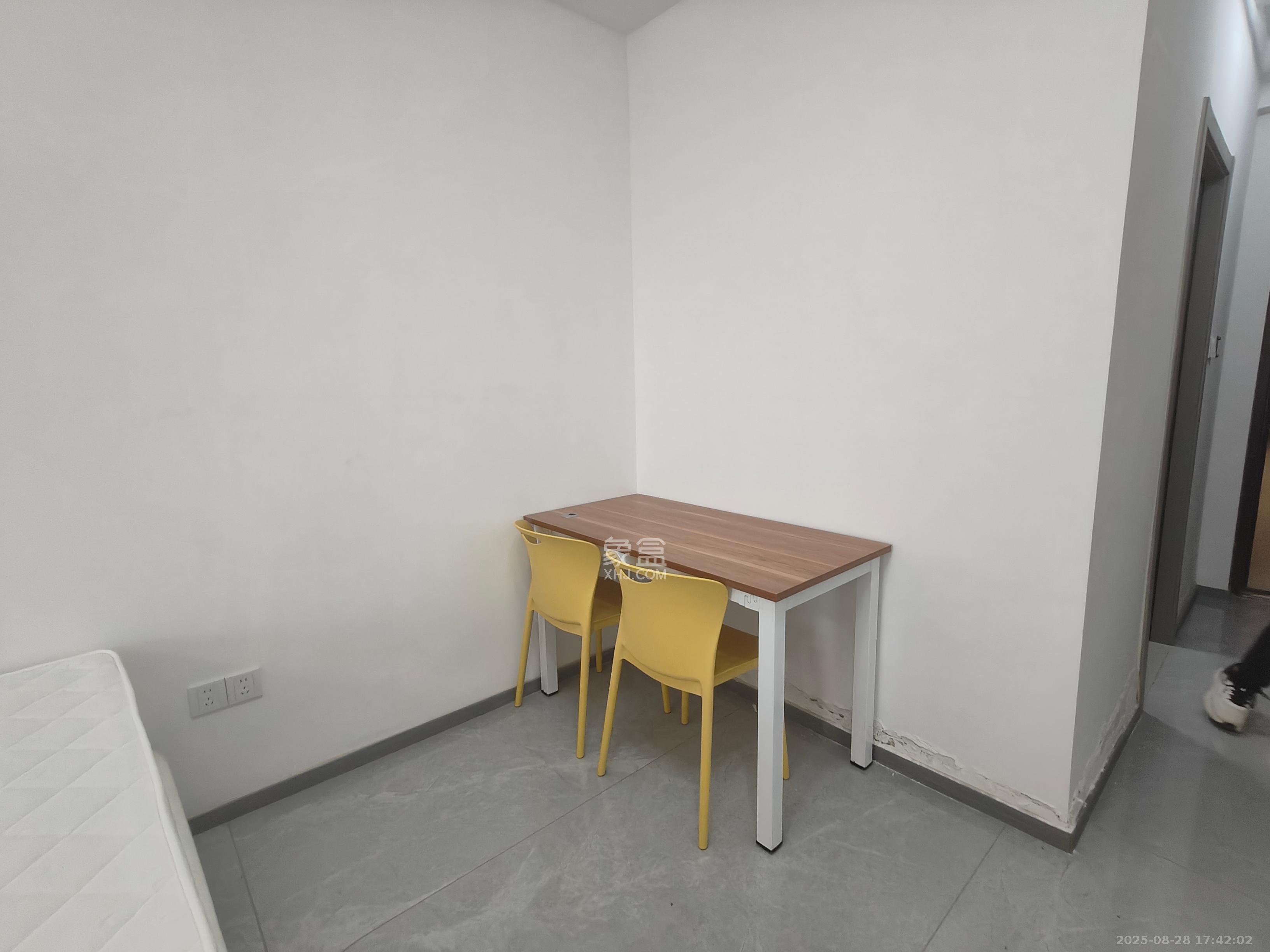 明发国际城  1室1厅1卫    1200.0元/月 明发国际城  1室1厅1卫    1200.0元/月室内图