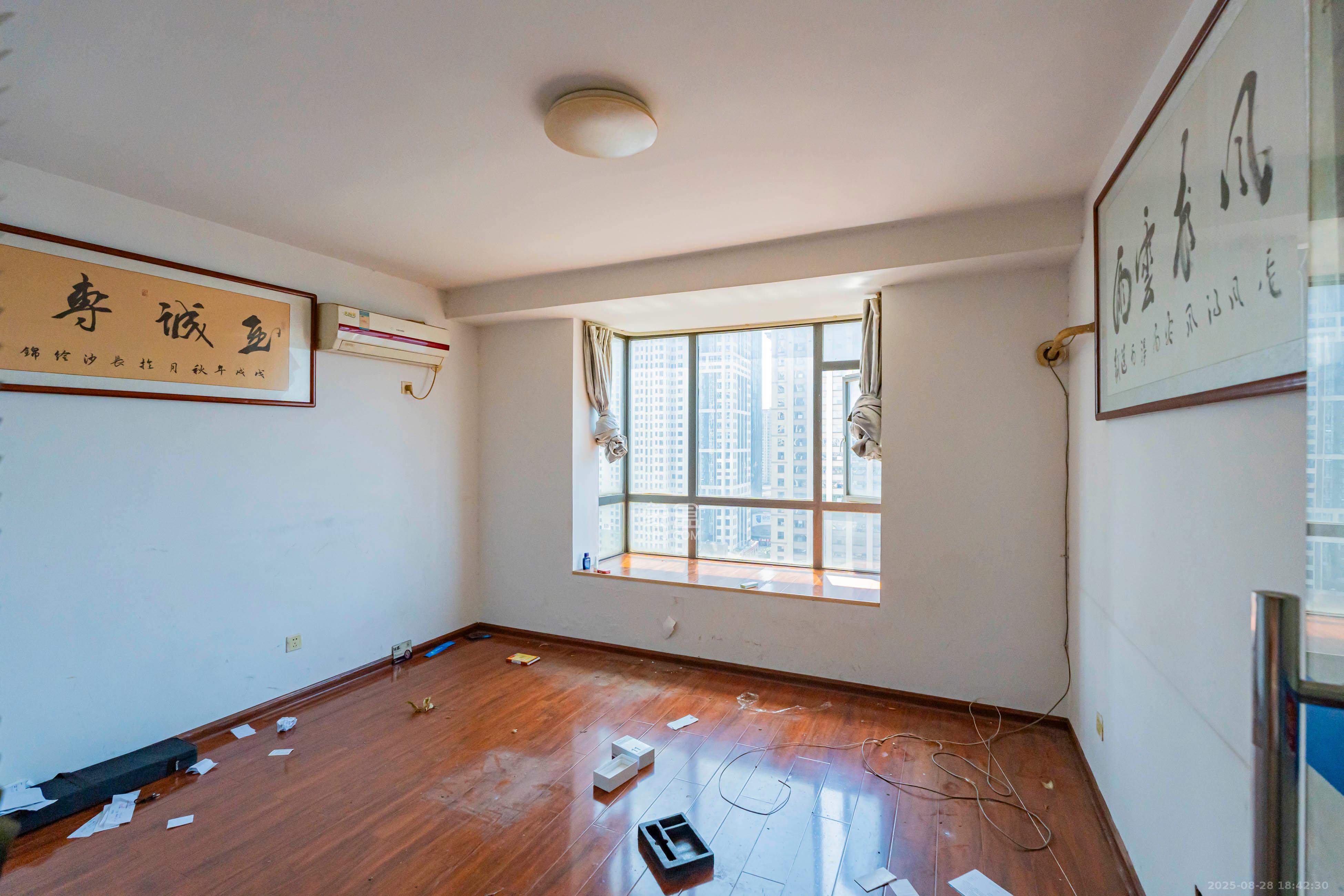 新时代广场 3室1厅1卫 53.0万 新时代广场 3室1厅1卫 53.0万卧室