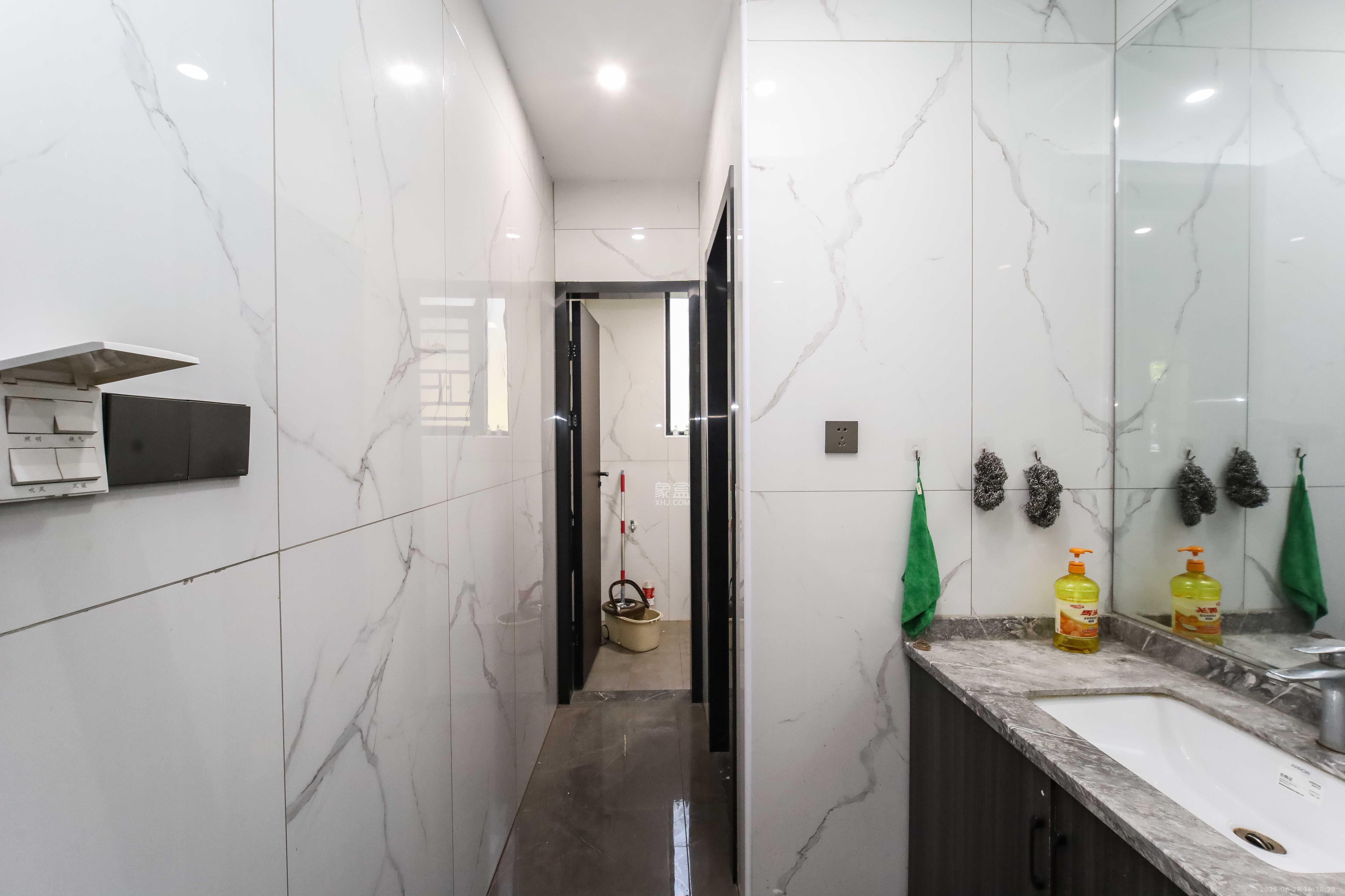 锦湘国际星城四期(金丽苑)  4室2厅3卫    480.0万 锦湘国际星城四期(金丽苑)  4室2厅3卫    480.0万卫生间