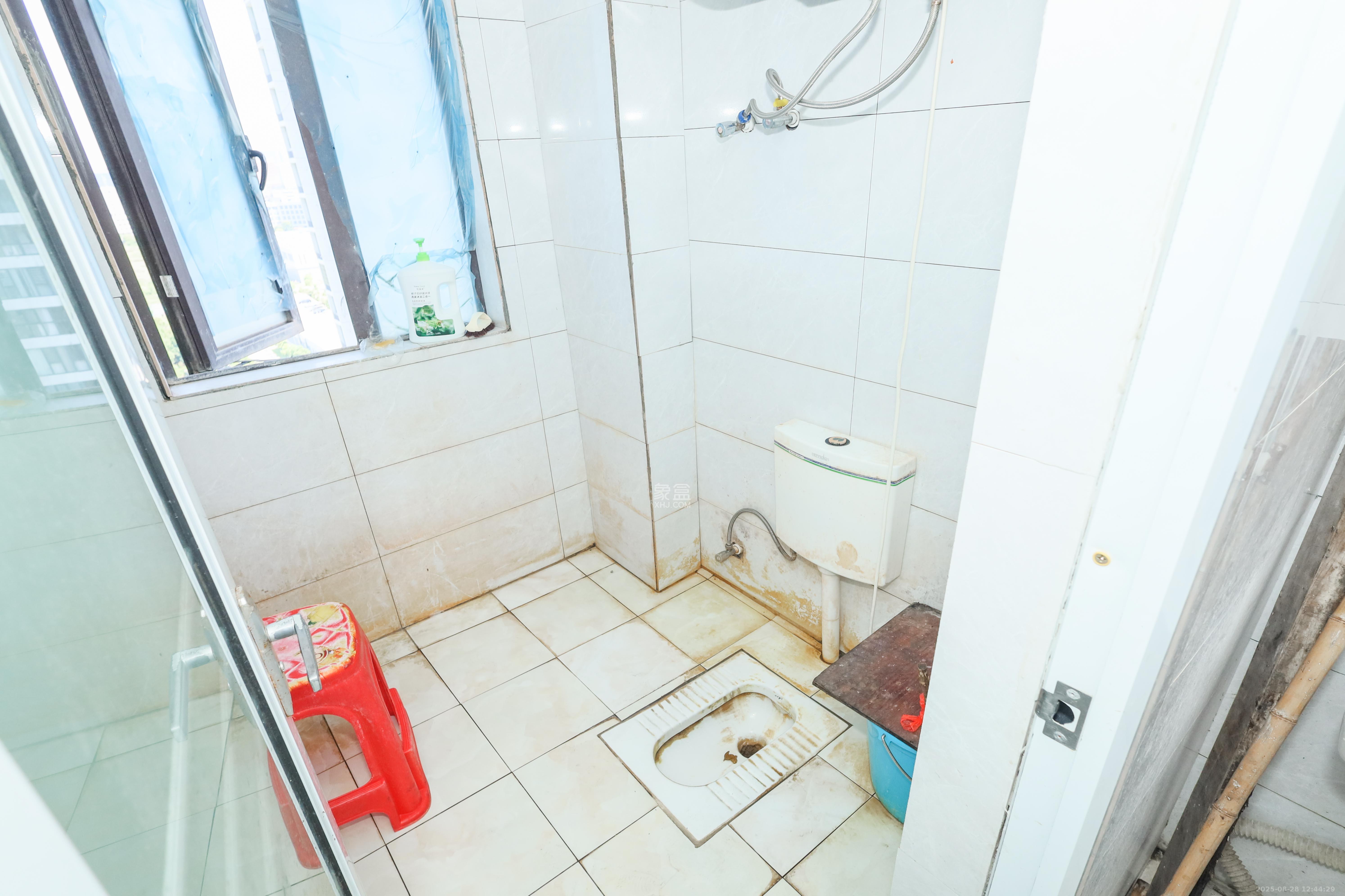 中冶中央公园  4室2厅2卫    151.0万 中冶中央公园  4室2厅2卫    151.0万卫生间